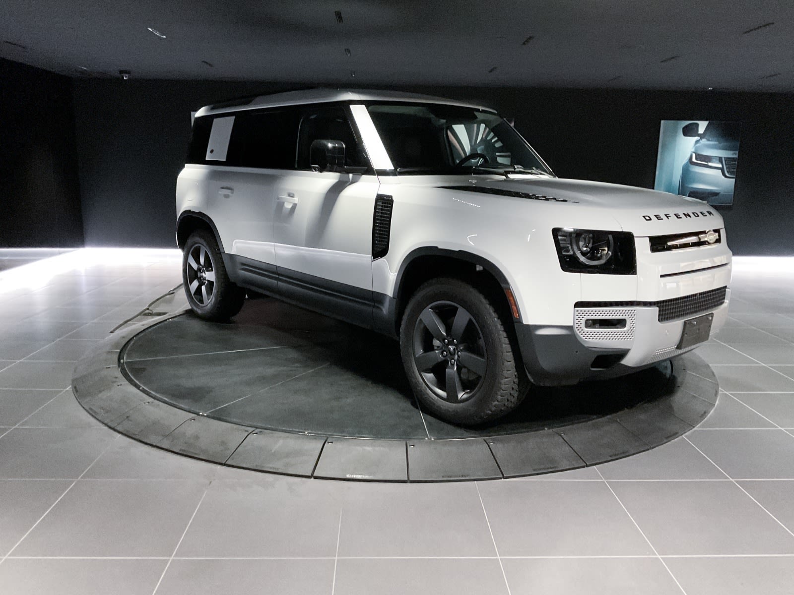 2024 Land Rover Defender S, Vancouver, Cash