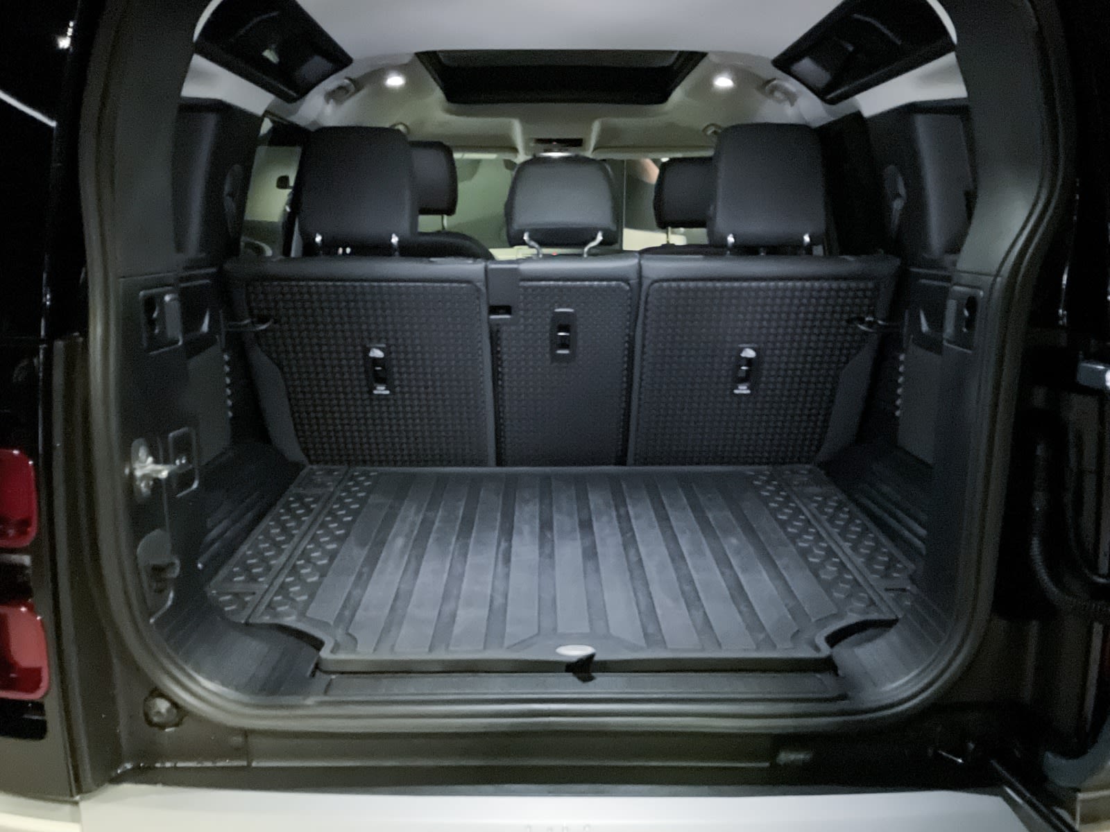 2024 Land Rover Defender S, Vancouver, Cash