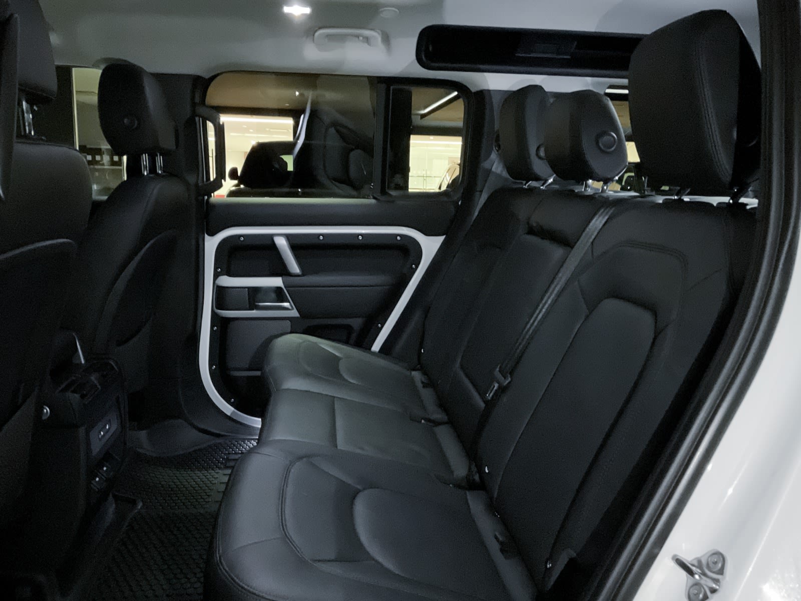 2024 Land Rover Defender S, Vancouver, Cash