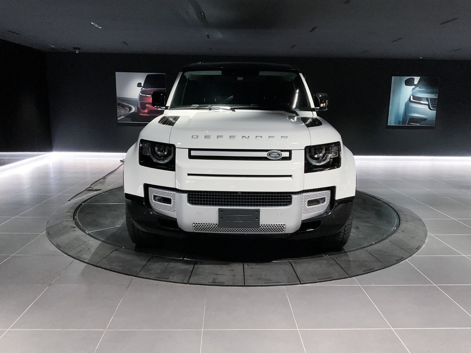 2024 Land Rover Defender S, Vancouver, Cash