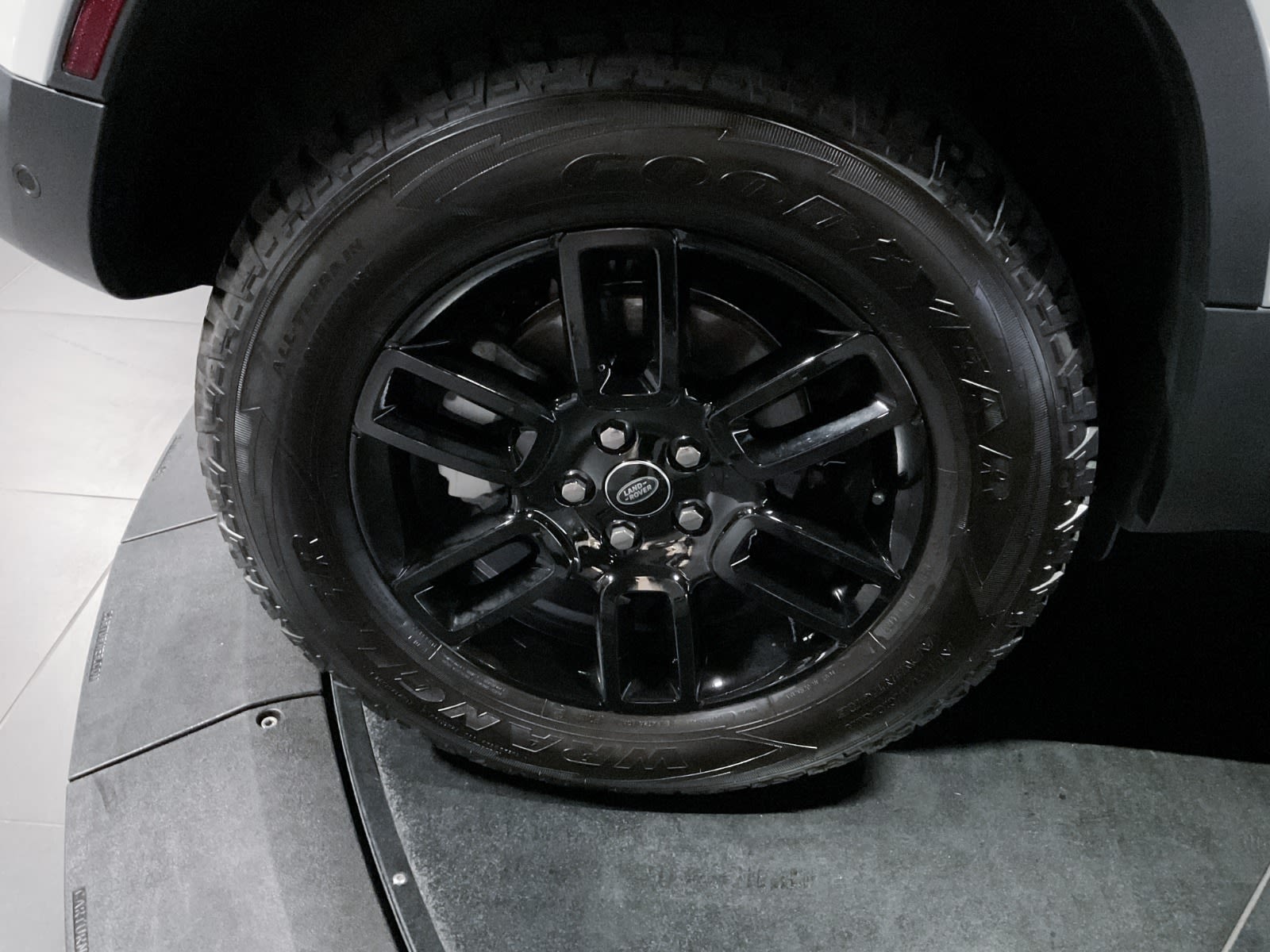 2024 Land Rover Defender S, Vancouver, Cash