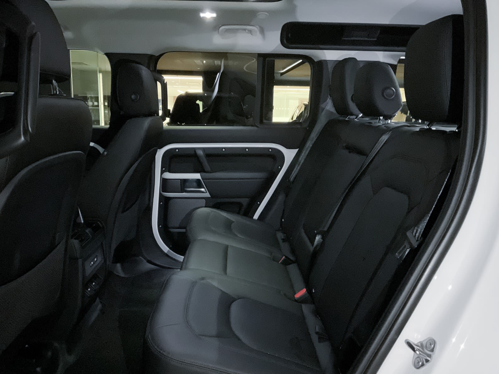 2024 Land Rover Defender S, Vancouver, Cash