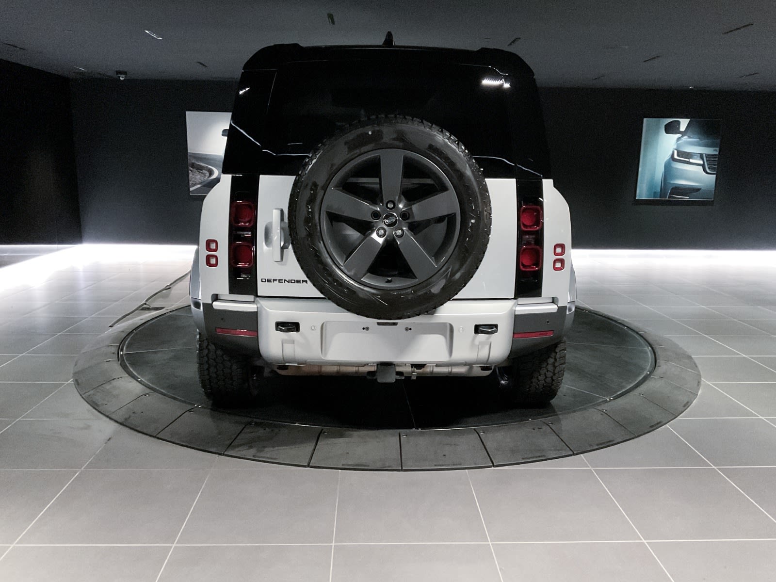 2024 Land Rover Defender S, Vancouver, Cash