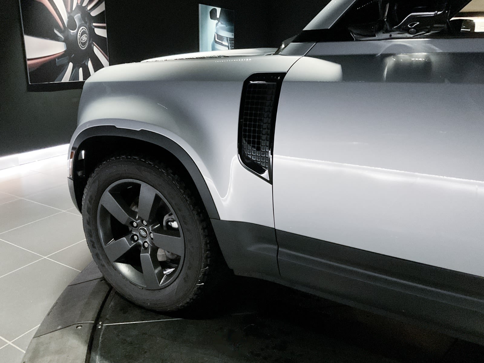 2024 Land Rover Defender S, Vancouver, Cash