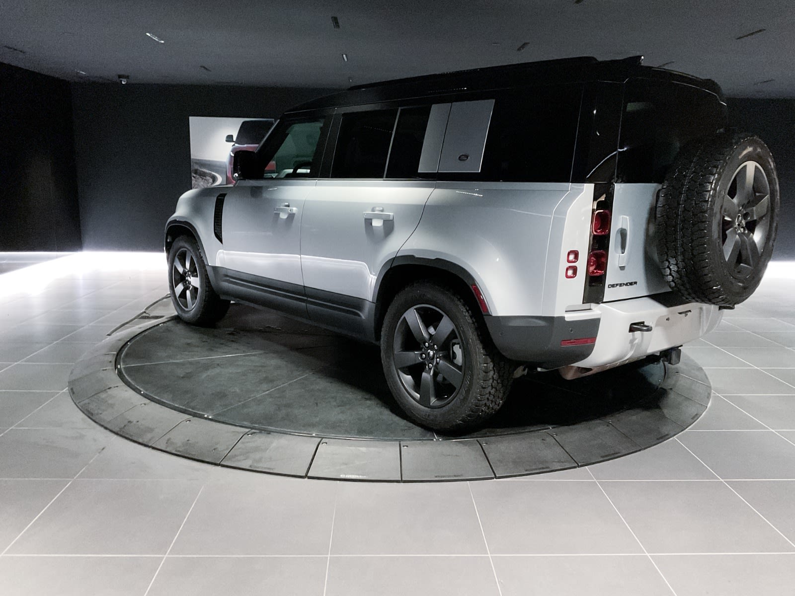 2024 Land Rover Defender S, Vancouver, Cash