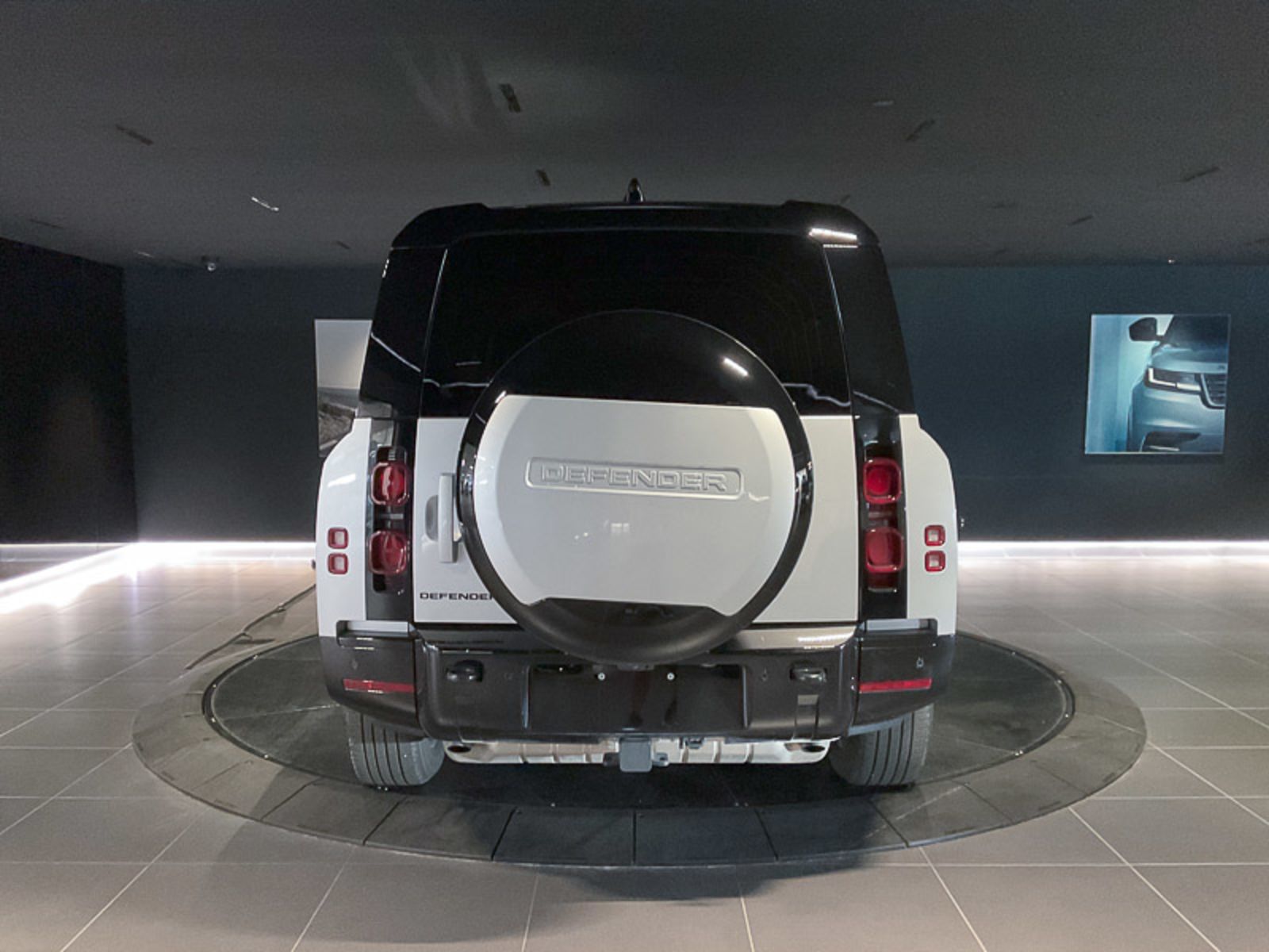 2024 Land Rover Defender X-Dynamic SE, Vancouver, Cash