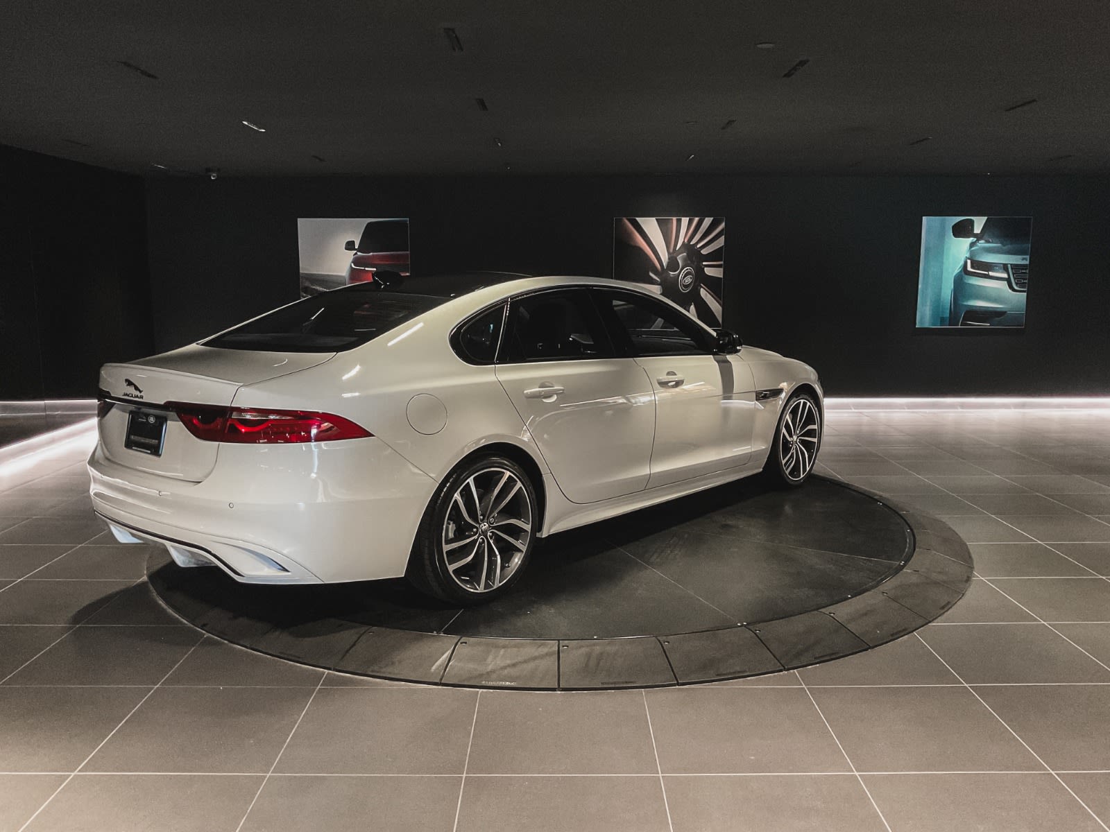 2024 Jaguar XF R-Dynamic SE, Vancouver, Cash