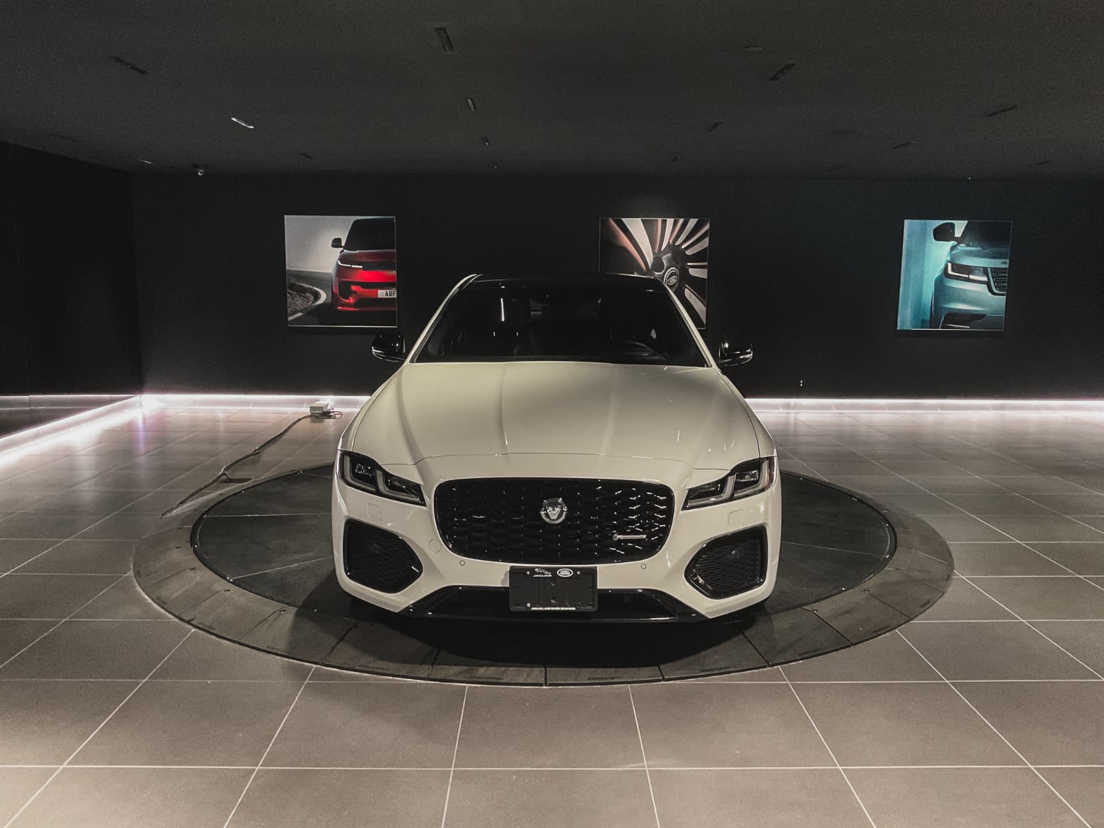 2024 Jaguar XF R-Dynamic SE, Vancouver, Cash