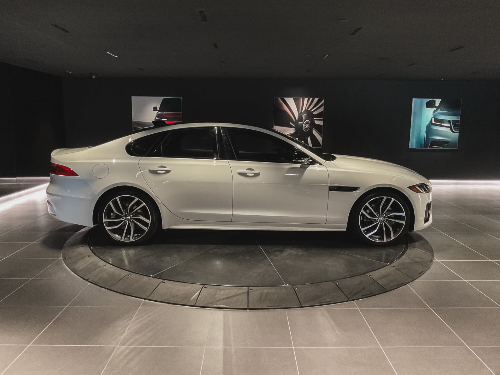 2024 Jaguar XF R-Dynamic SE, Vancouver, Cash