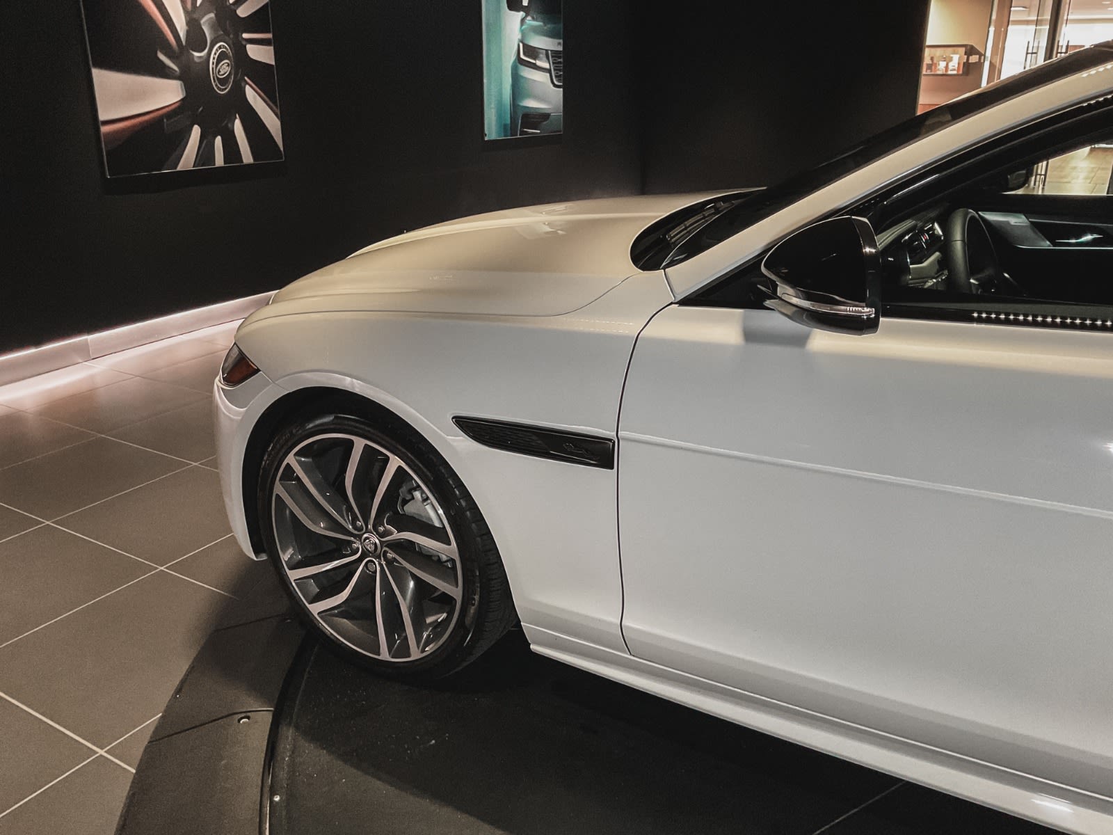 2024 Jaguar XF R-Dynamic SE, Vancouver, Cash