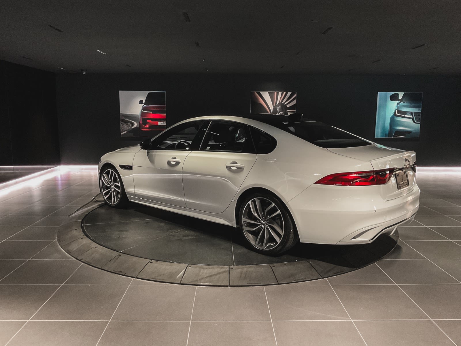 2024 Jaguar XF R-Dynamic SE, Vancouver, Cash