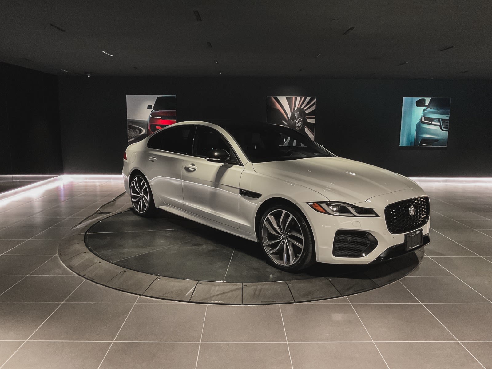 2024 Jaguar XF R-Dynamic SE, Vancouver, Cash