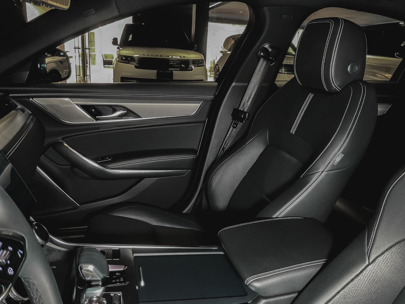2024 Jaguar XF R-Dynamic SE, Vancouver, Cash
