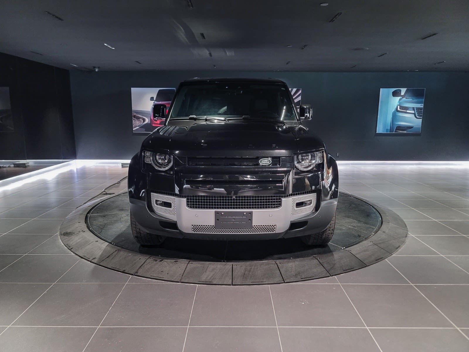 2023 Land Rover Defender SE, Vancouver, Cash