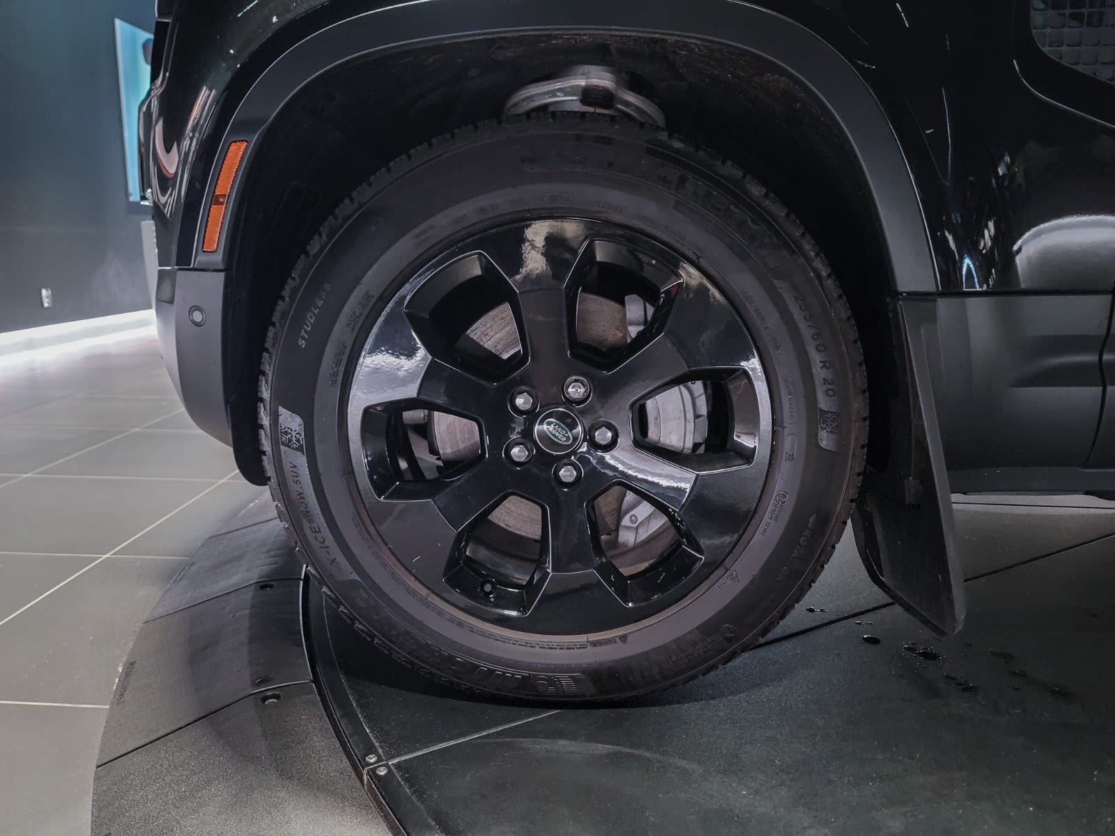 2023 Land Rover Defender SE, Vancouver, Cash