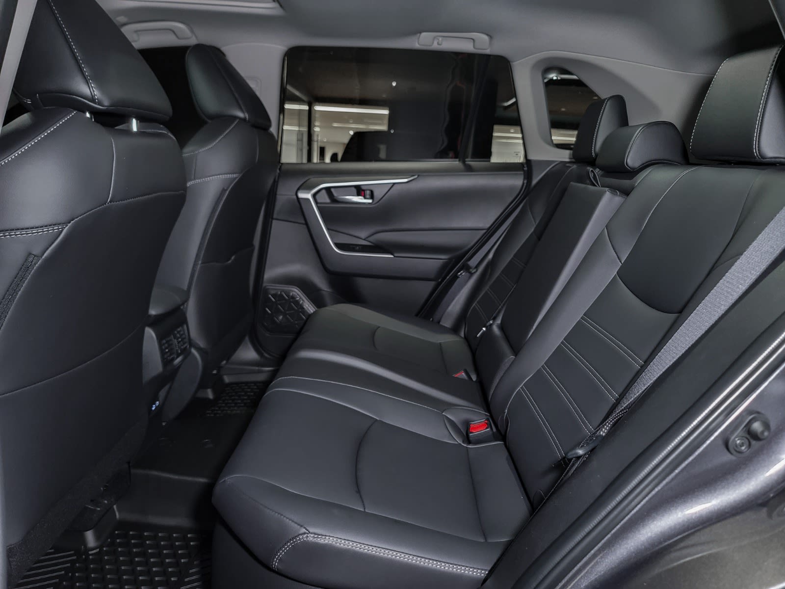 2025 Toyota RAV4 Hybrid XLE, 温哥华, 全款车