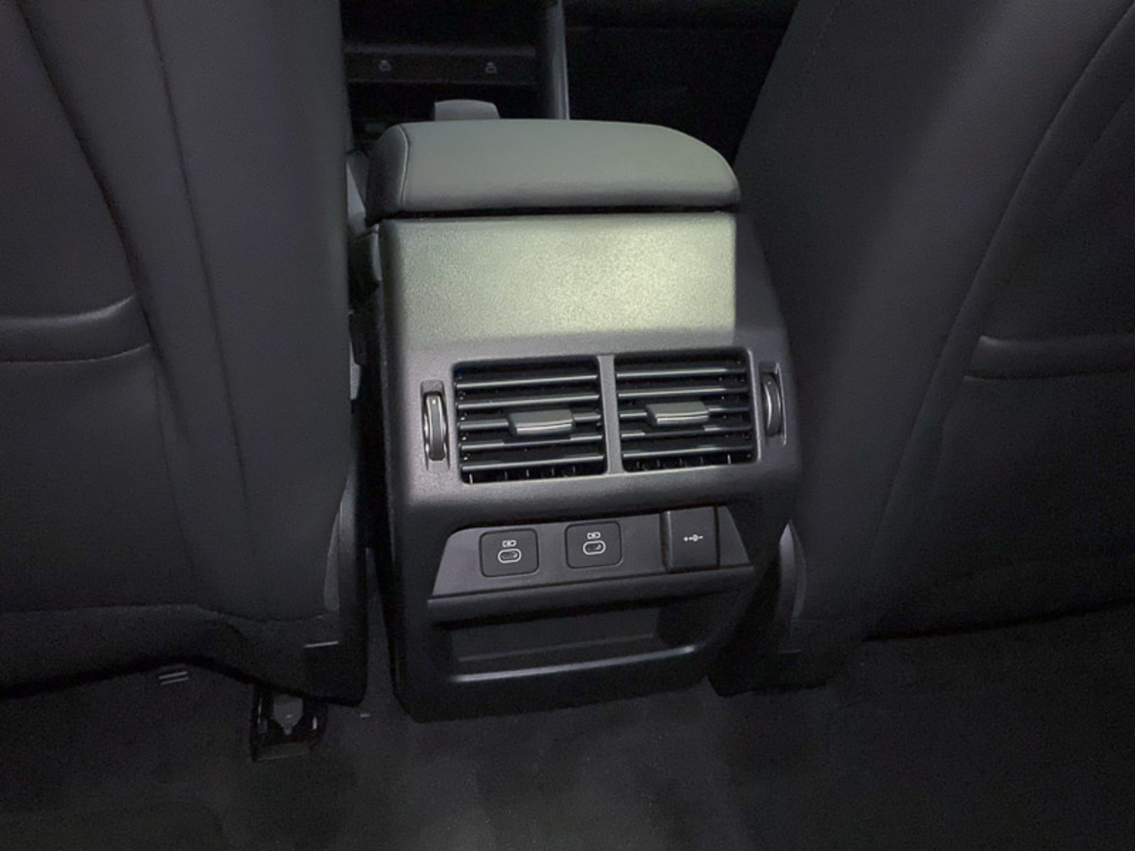 2024 Land Rover Discovery Sport Dynamic SE, Vancouver, Cash
