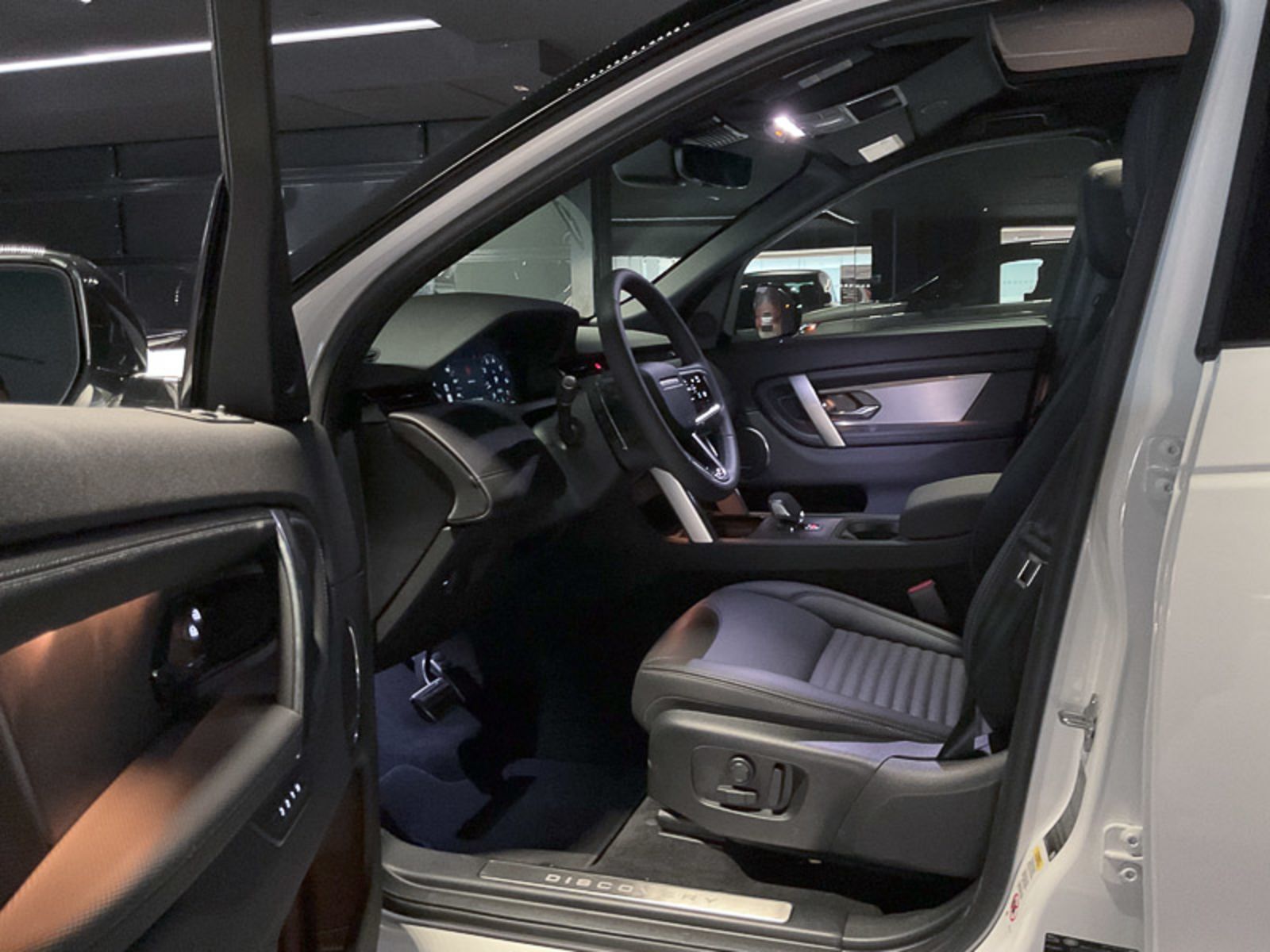 2024 Land Rover Discovery Sport Dynamic SE, Vancouver, Cash