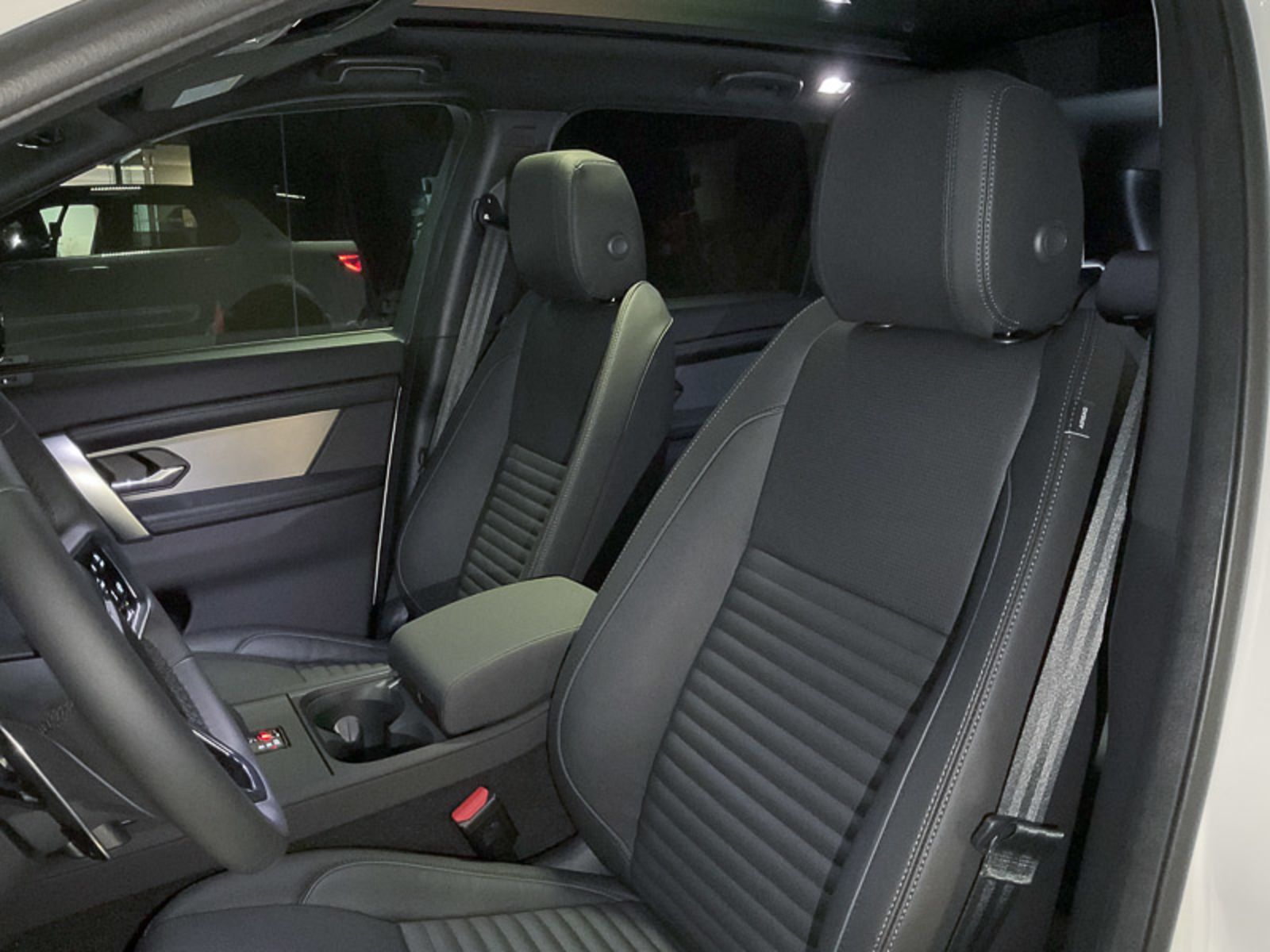 2025 Land Rover Discovery Sport Dynamic SE, Vancouver, Cash