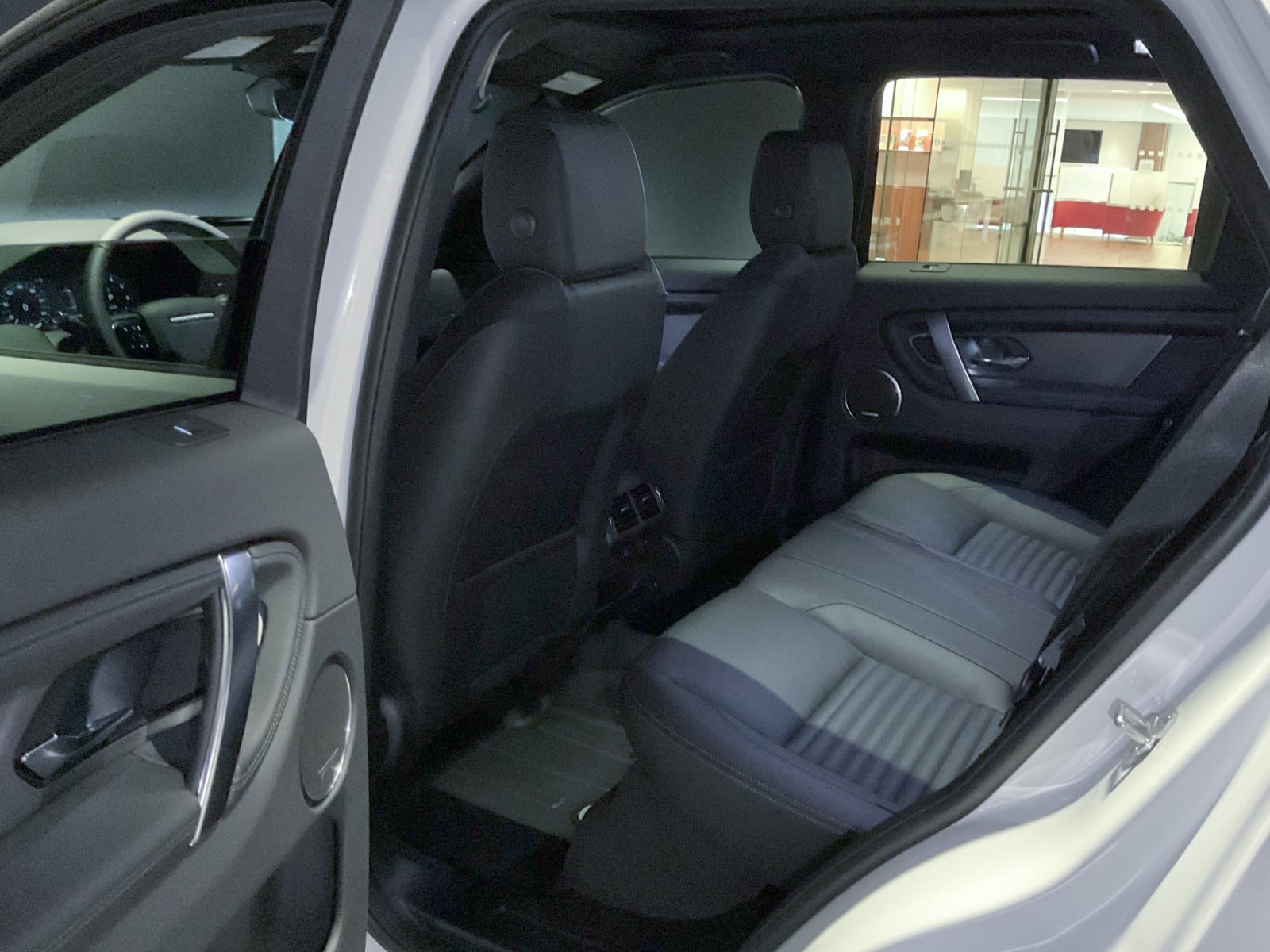 2025 Land Rover Discovery Sport Dynamic SE, Vancouver, Cash