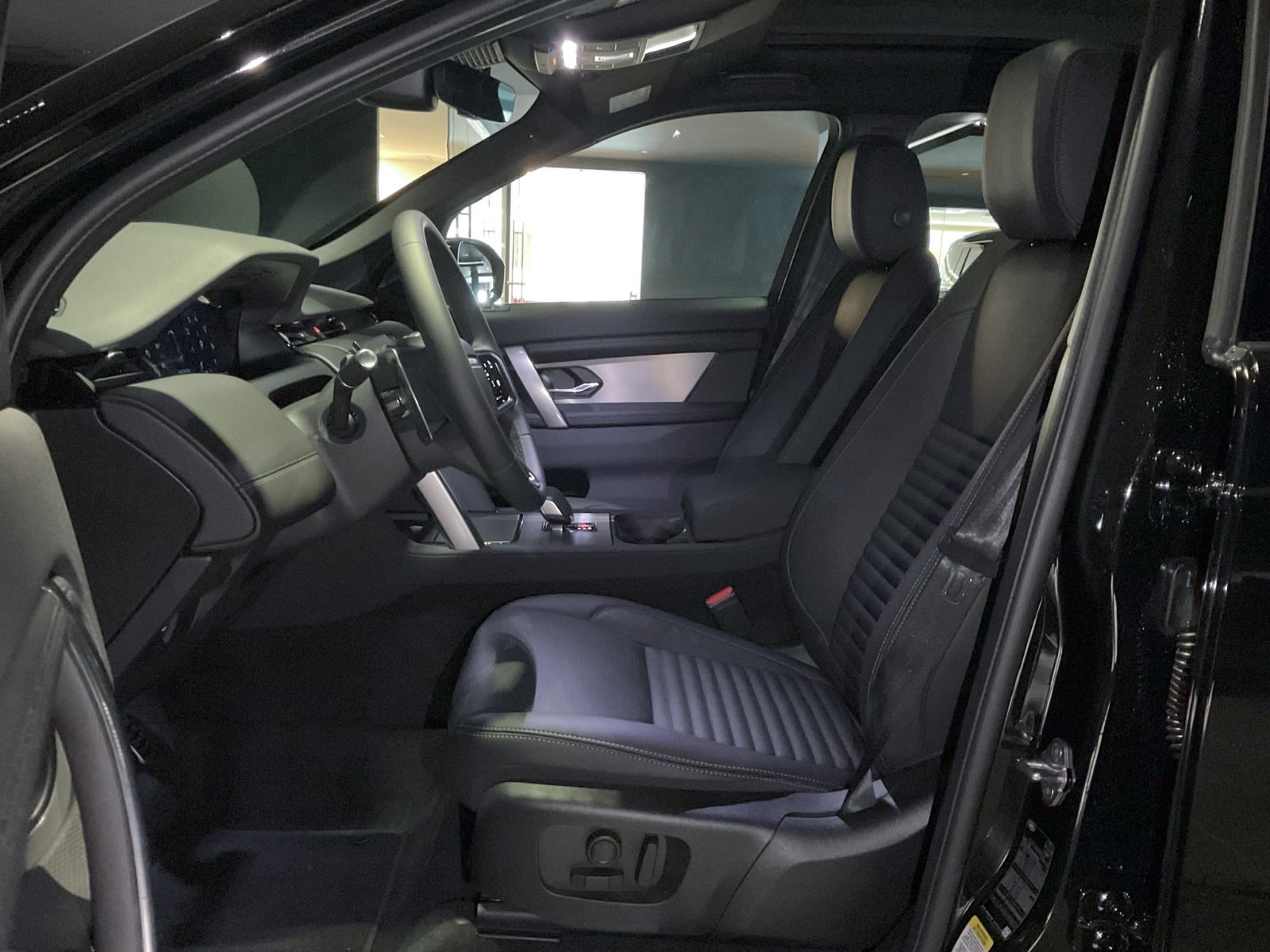 2025 Land Rover Discovery Sport Dynamic SE, Vancouver, Cash