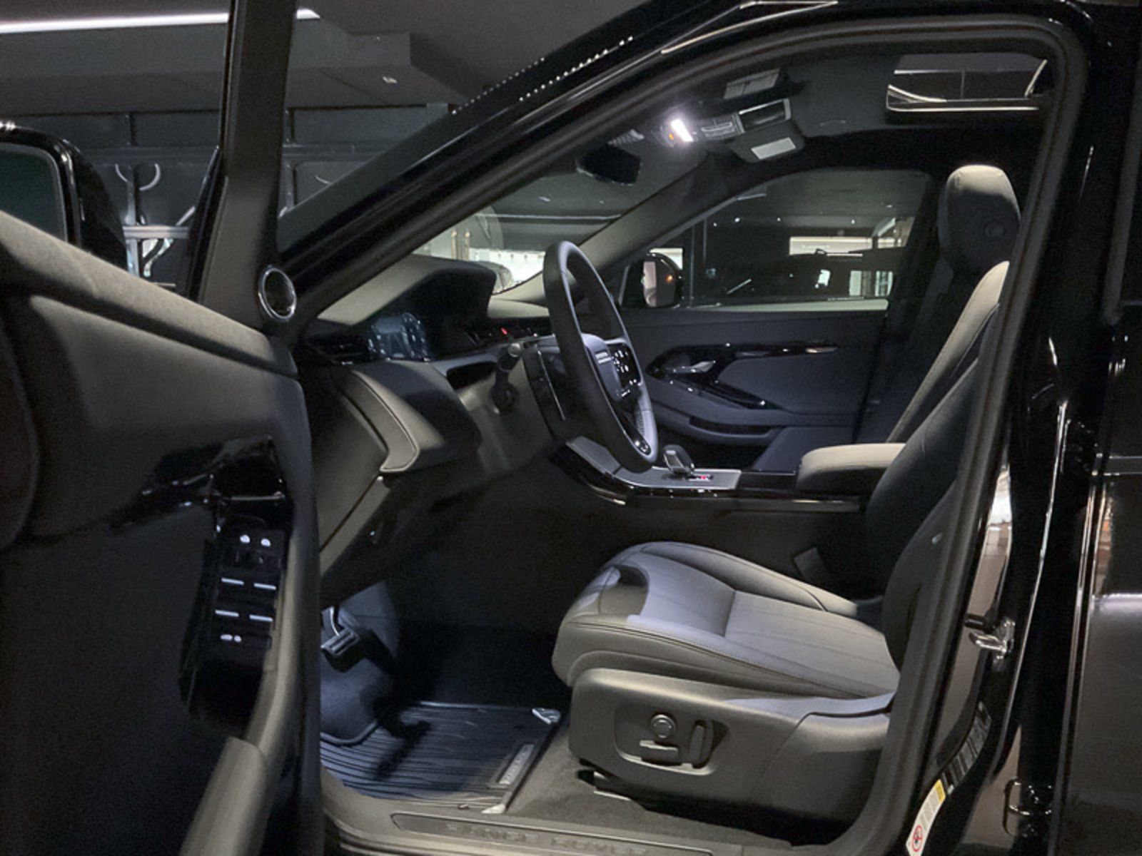 2024 Land Rover Range Rover Evoque S, Vancouver, Cash