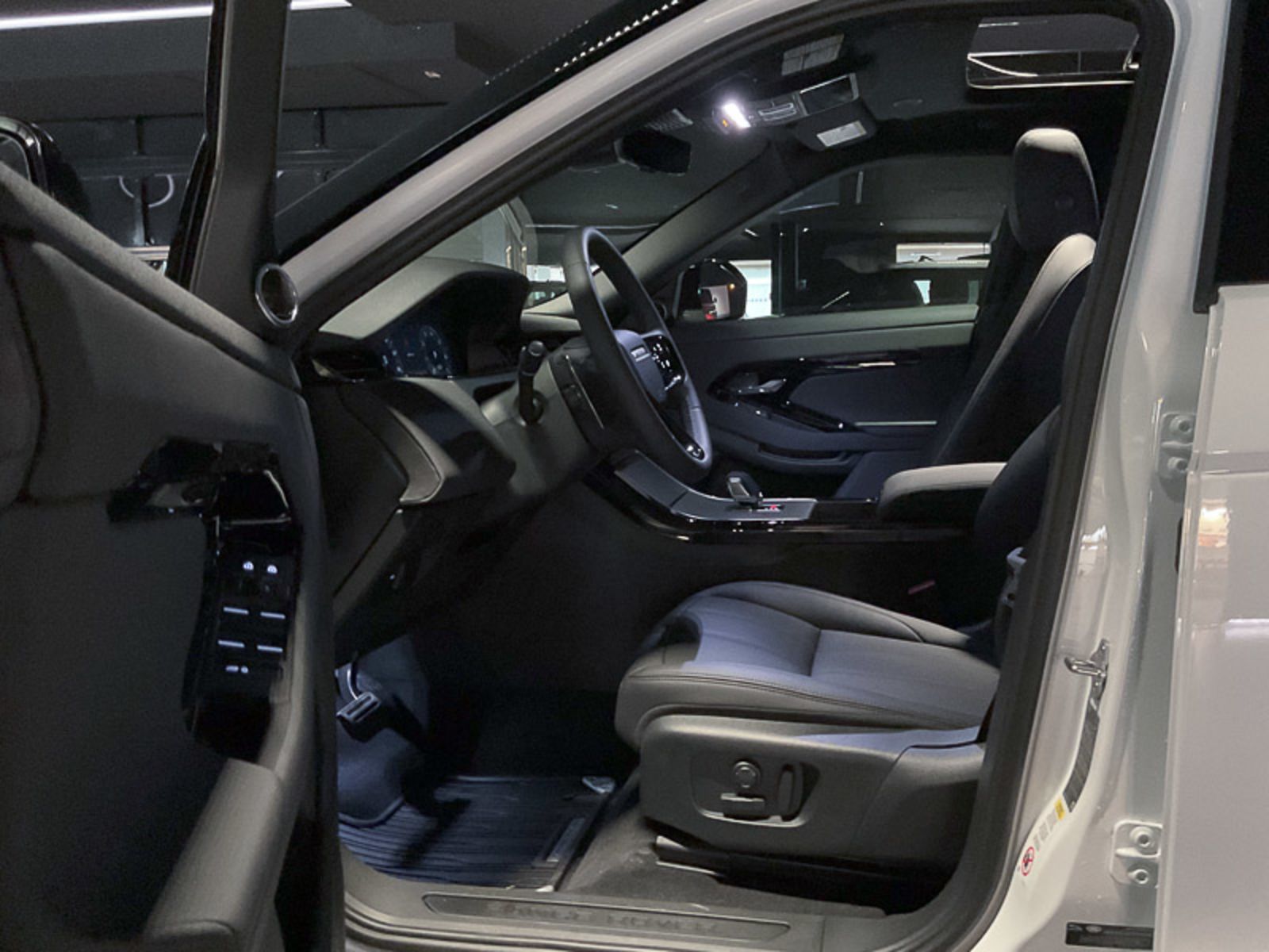 2024 Land Rover Range Rover Evoque S, Vancouver, Cash