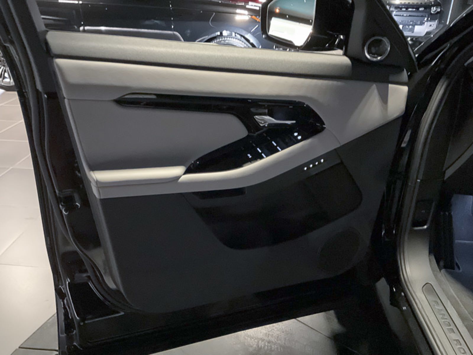 2024 Land Rover Range Rover Evoque S, Vancouver, Cash
