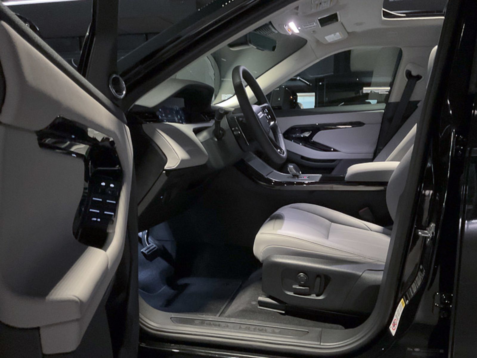2024 Land Rover Range Rover Evoque S, Vancouver, Cash