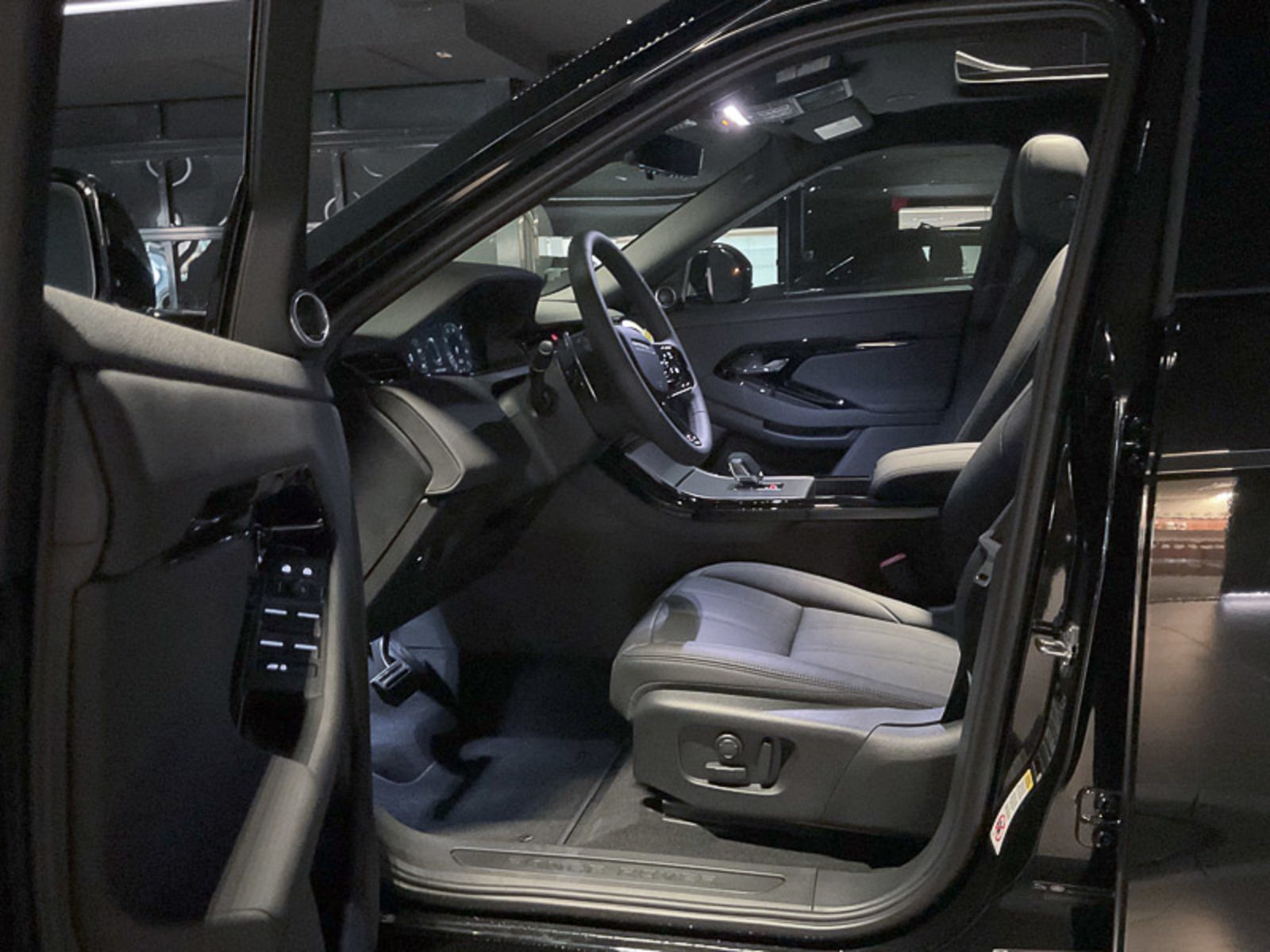 2024 Land Rover Range Rover Evoque S, Vancouver, Cash