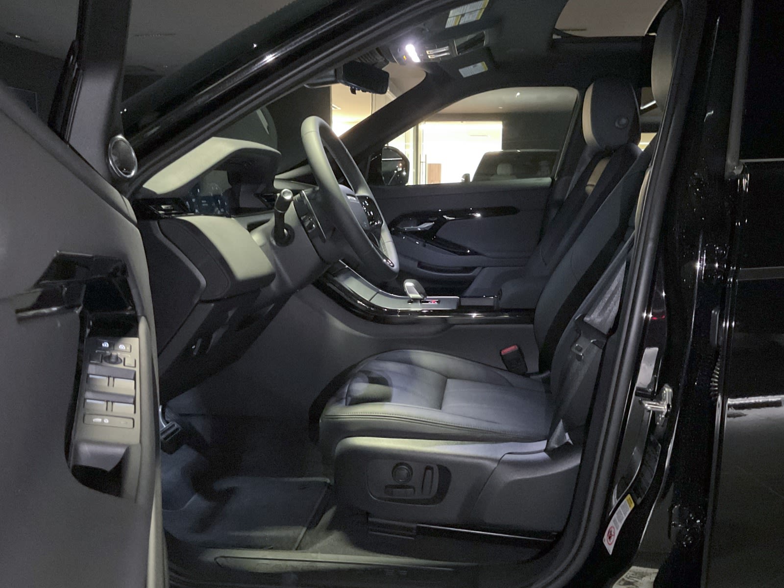 2025 Land Rover Range Rover Evoque S, Vancouver, Cash