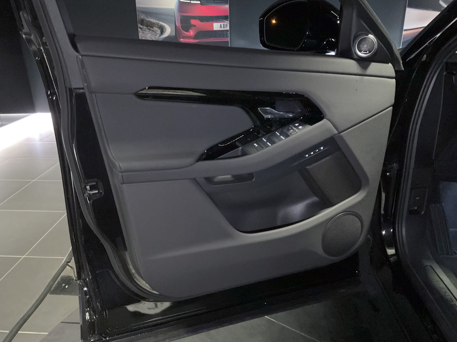 2025 Land Rover Range Rover Evoque S, Vancouver, Cash