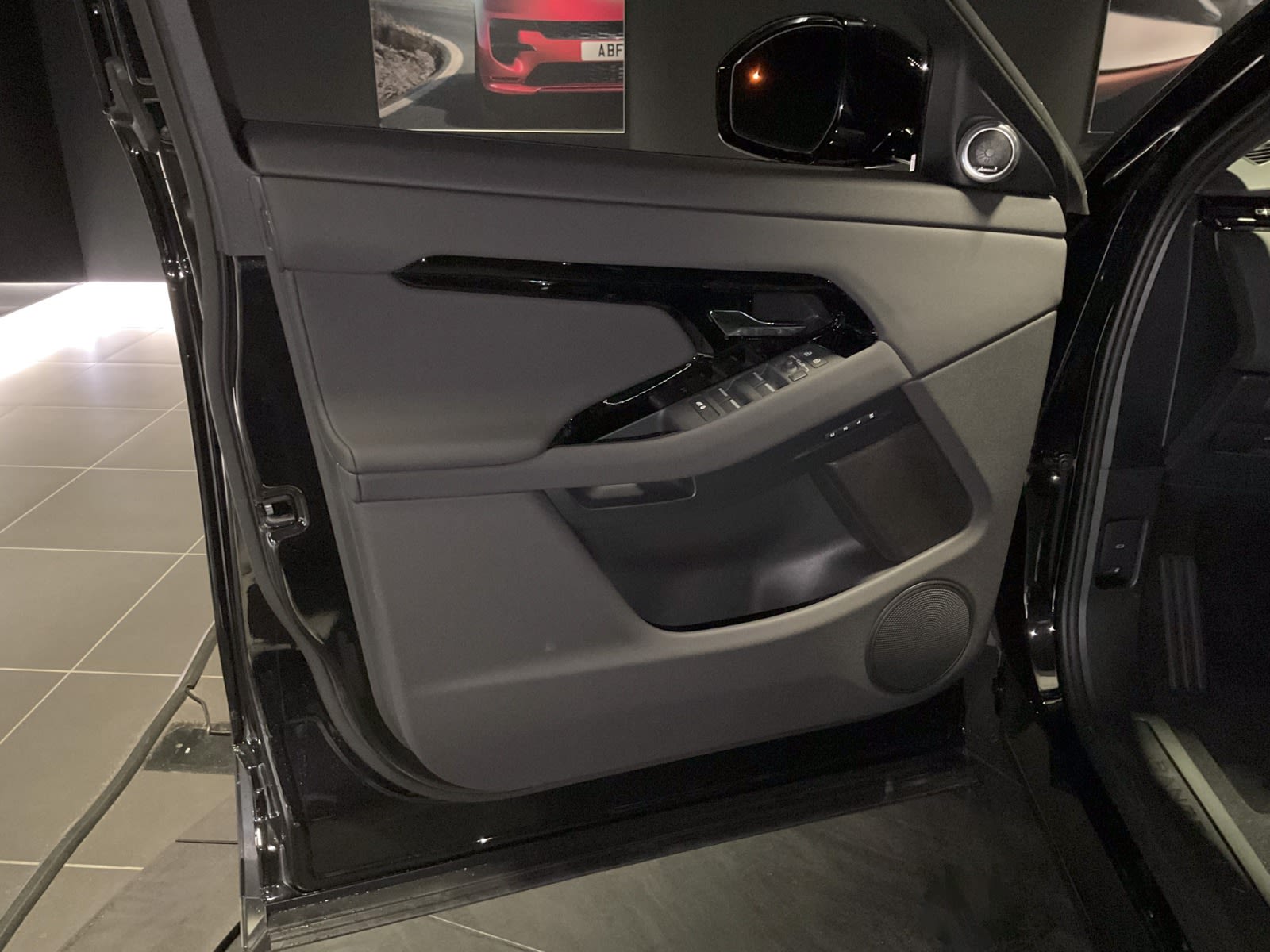 2025 Land Rover Range Rover Evoque S, Vancouver, Cash