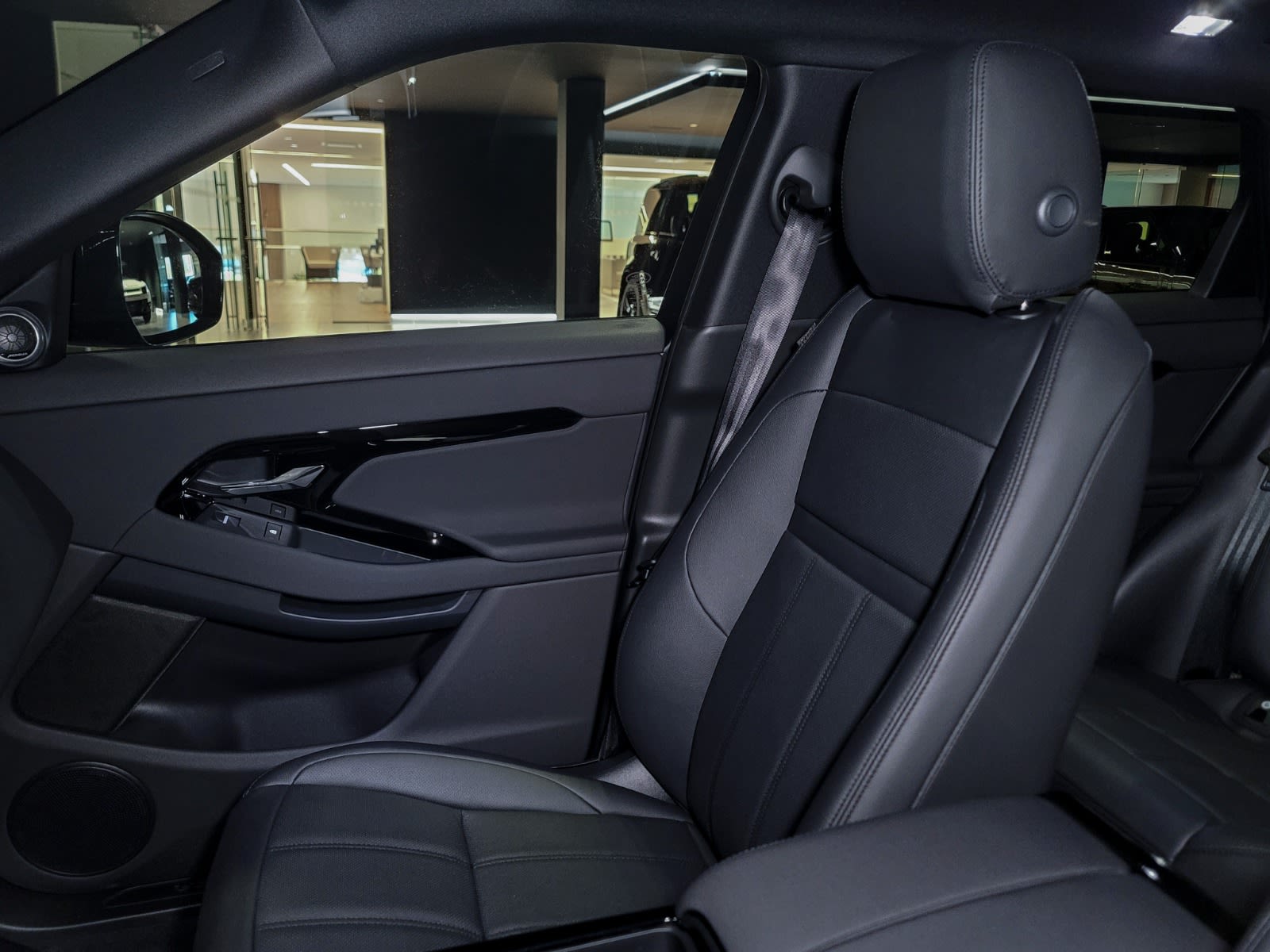 2026 Land Rover Range Rover Evoque S, Vancouver, Cash