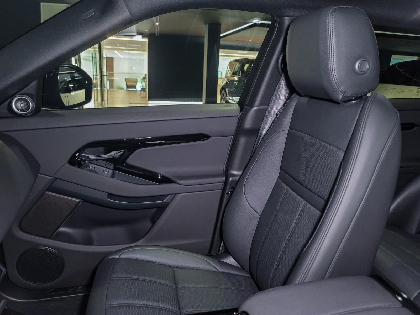 2026 Land Rover Range Rover Evoque S, Vancouver, Cash