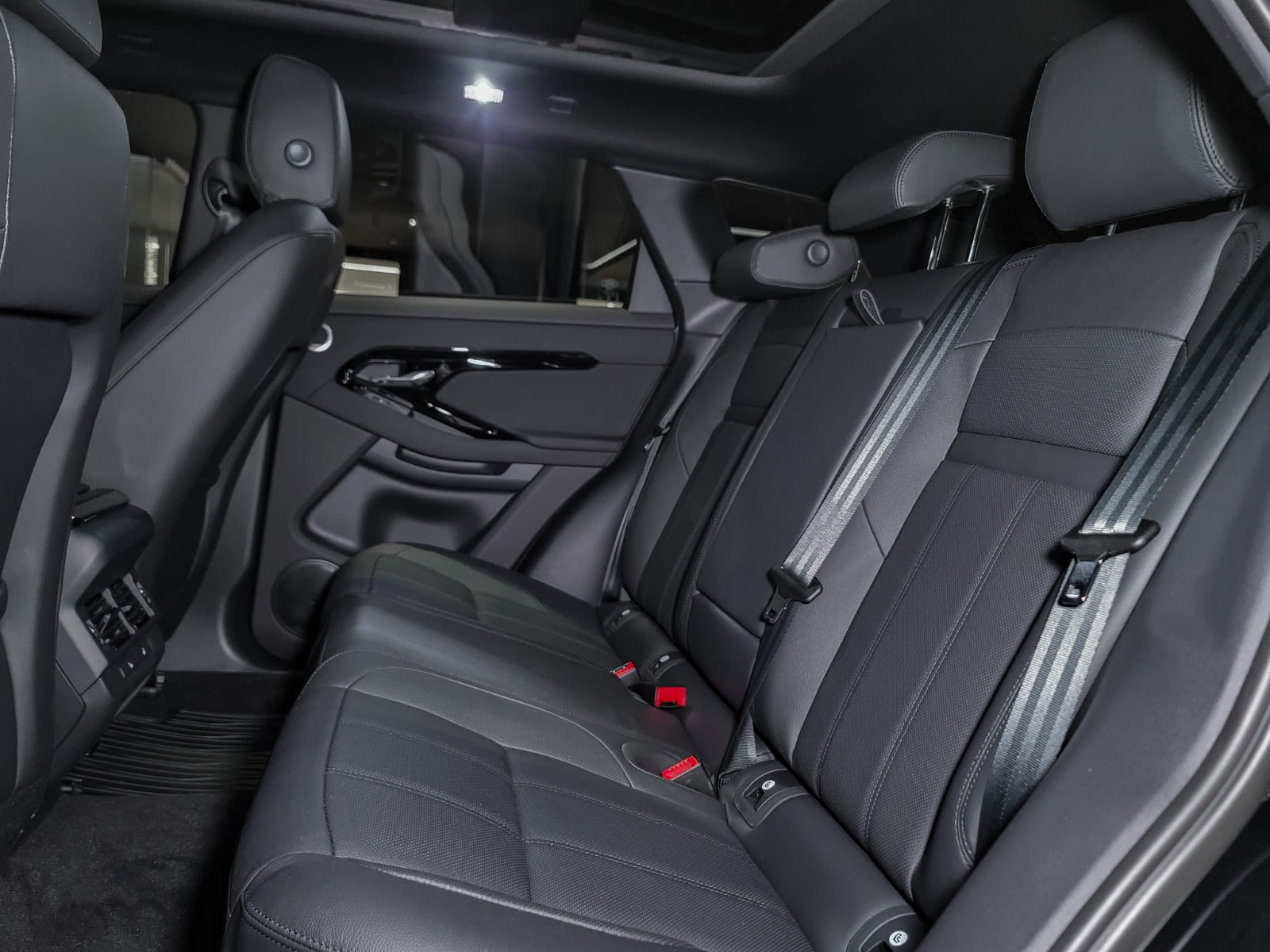 2026 Land Rover Range Rover Evoque Dynamic SE, Vancouver, Cash