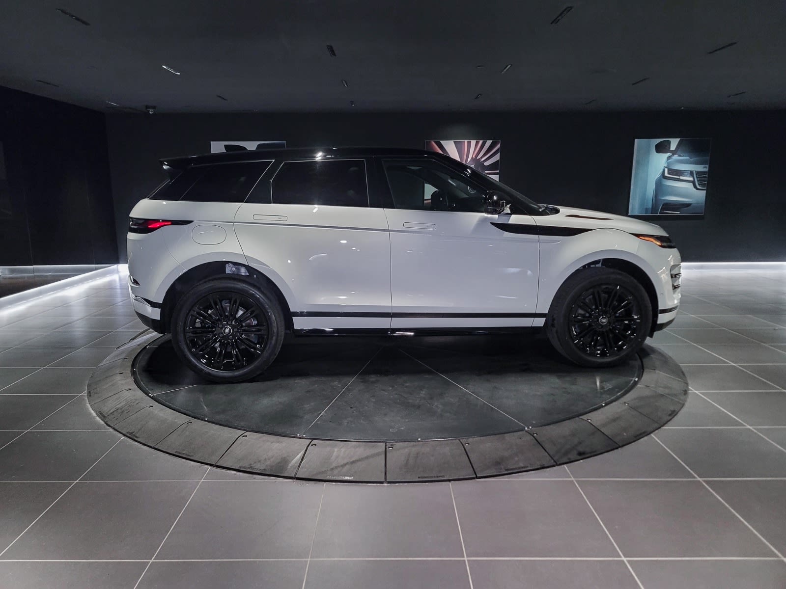 2026 Land Rover Range Rover Evoque Dynamic SE, Vancouver, Cash