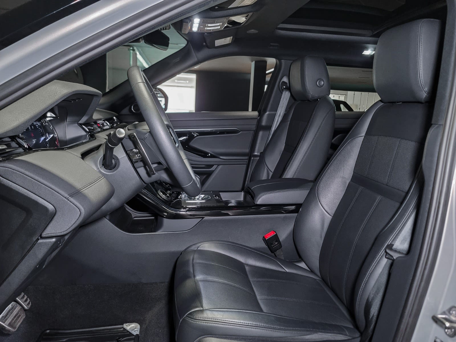 2023 Land Rover Range Rover Evoque R-Dynamic SE, Vancouver, Cash