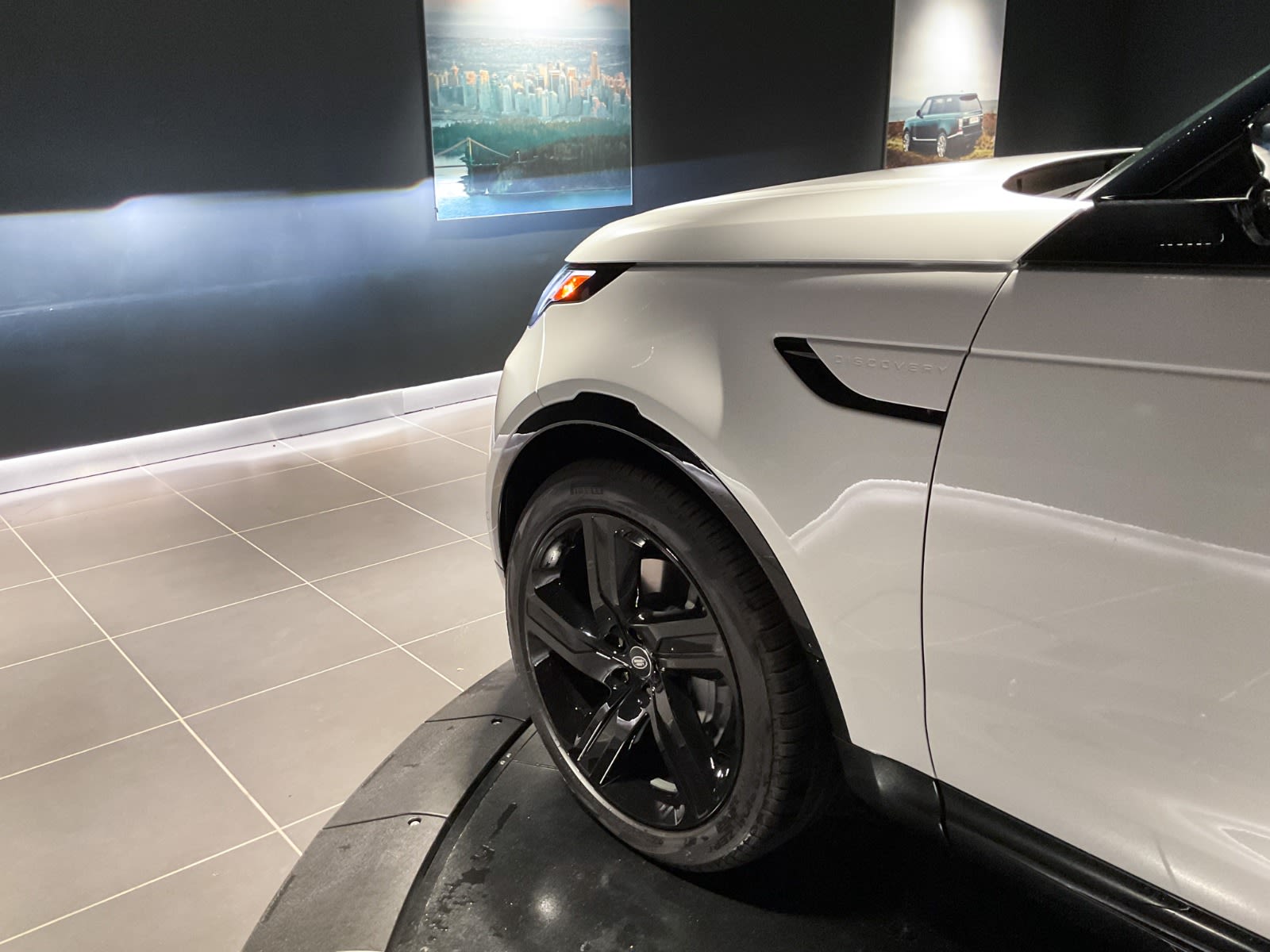 2023 Land Rover Discovery R-Dynamic S, Vancouver, Cash