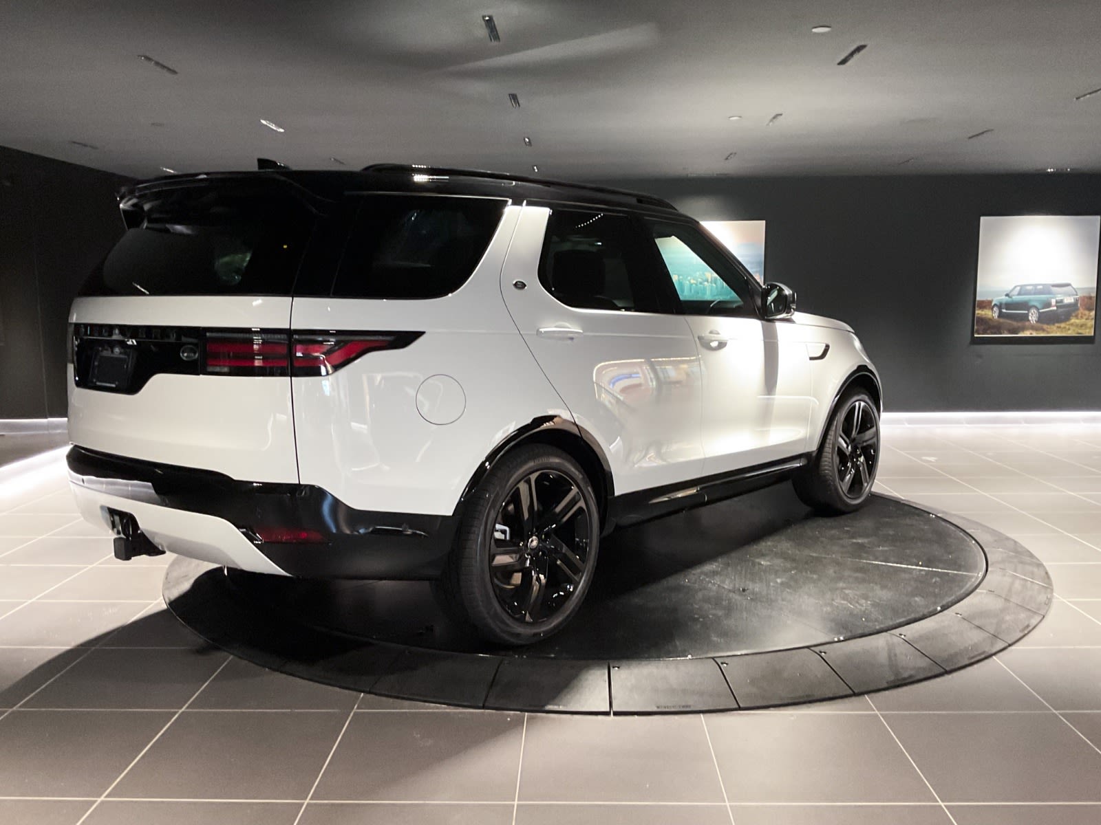 2023 Land Rover Discovery R-Dynamic S, Vancouver, Cash