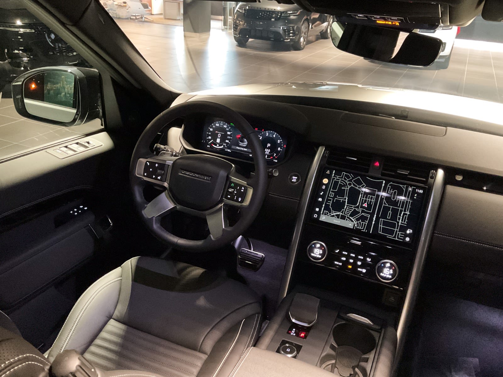 2023 Land Rover Discovery R-Dynamic S, Vancouver, Cash