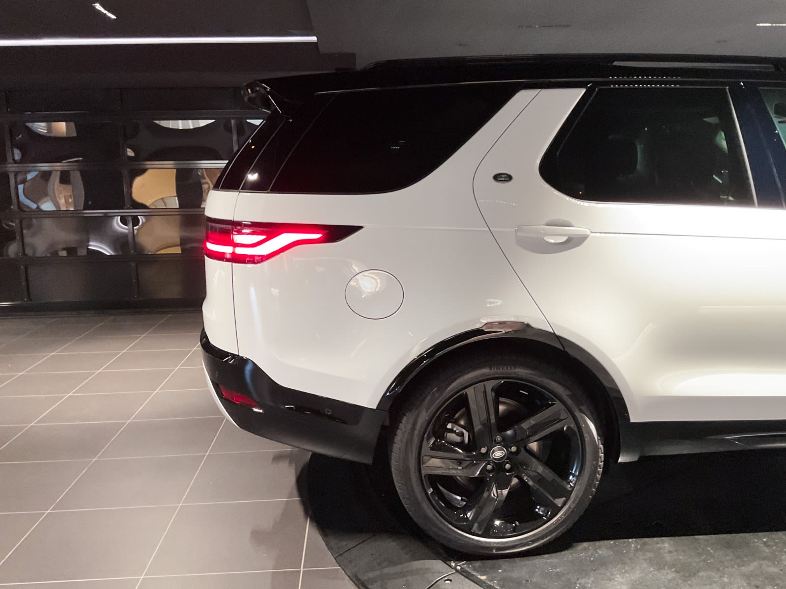 2023 Land Rover Discovery R-Dynamic S, Vancouver, Cash
