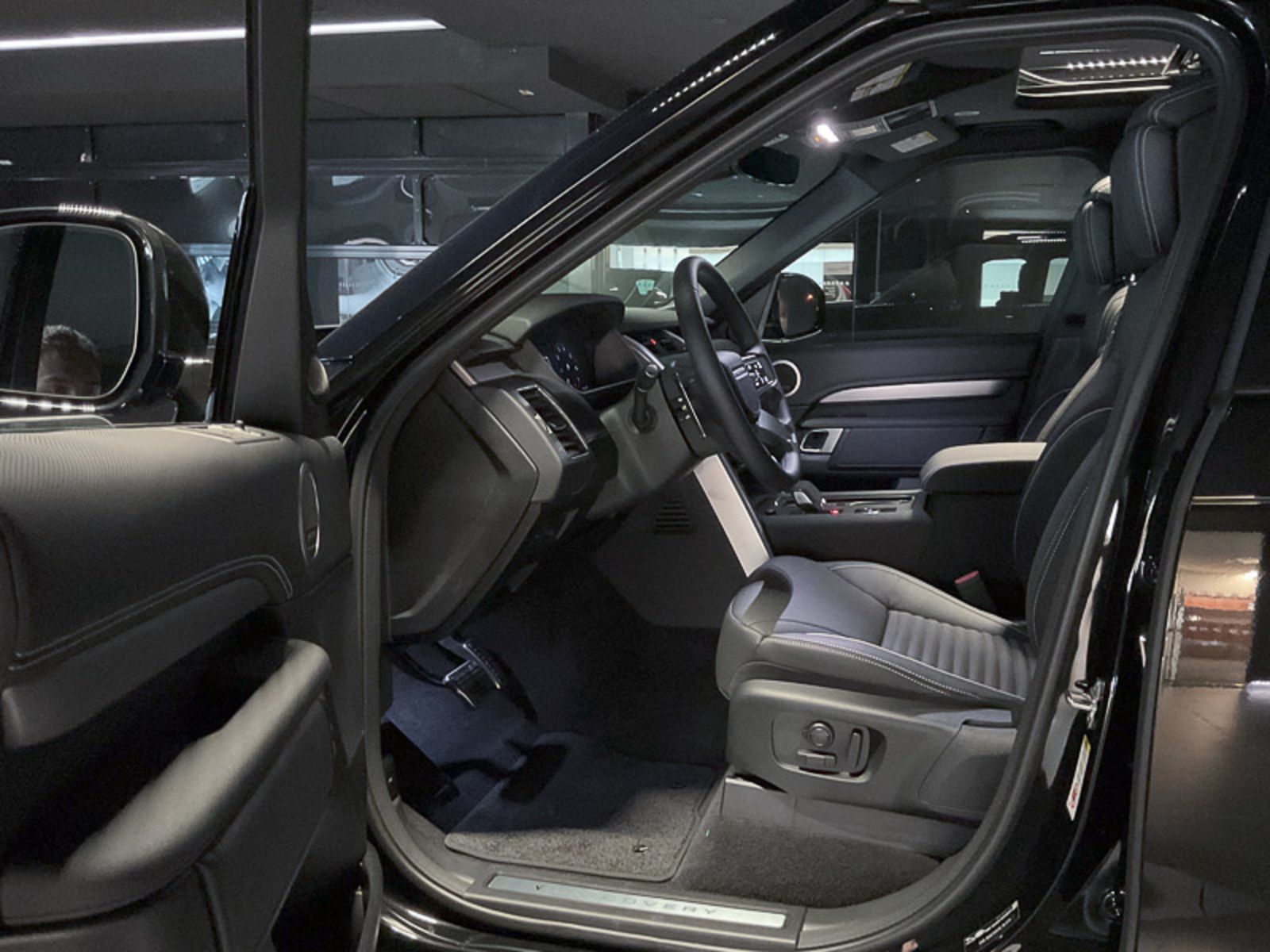 2024 Land Rover Discovery Dynamic SE, Vancouver, Cash