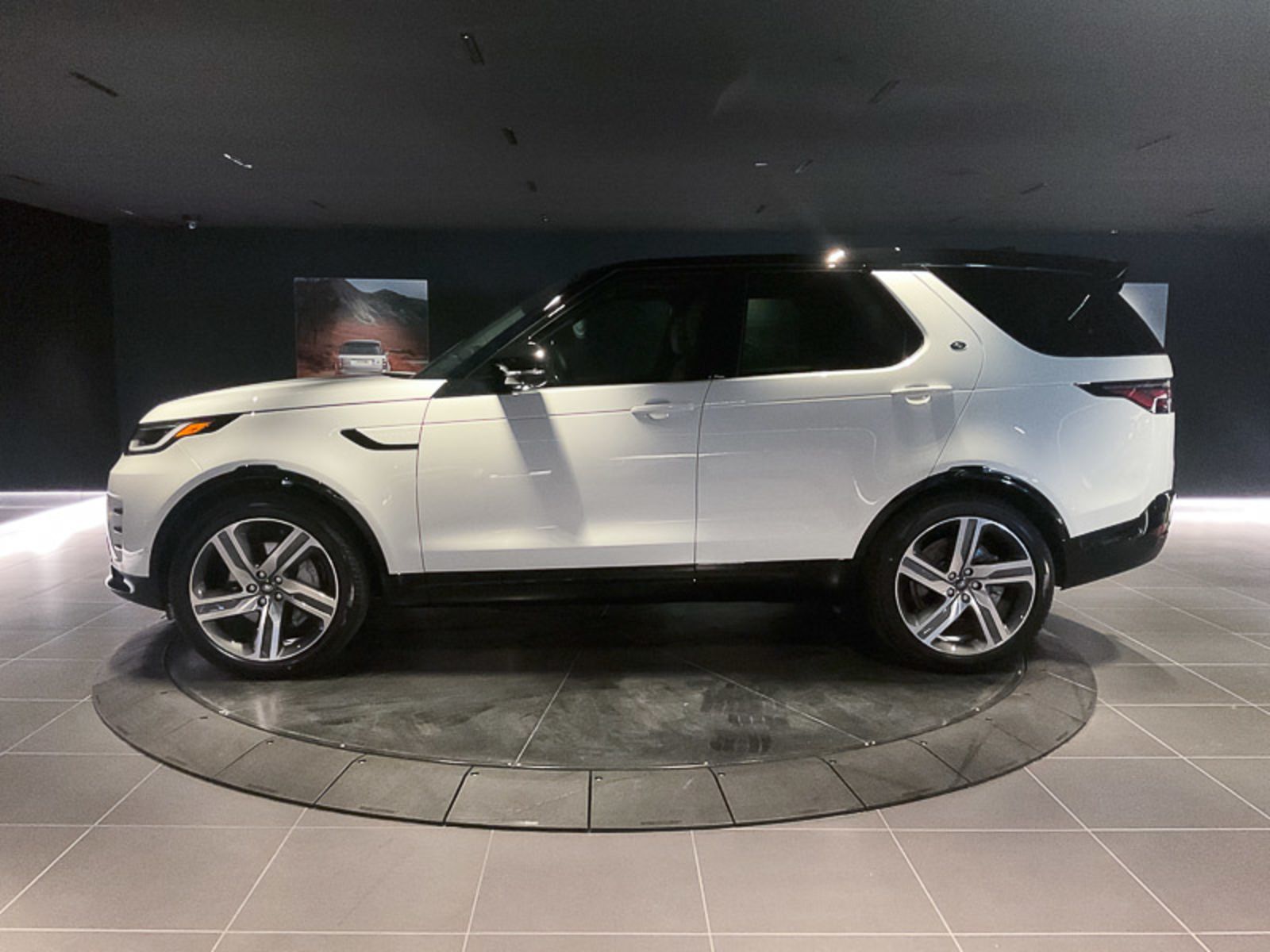 2024 Land Rover Discovery Dynamic SE, Vancouver, Cash