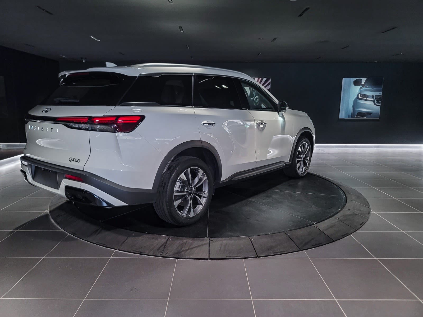 2023 INFINITI QX60 LUXE, Vancouver, Cash
