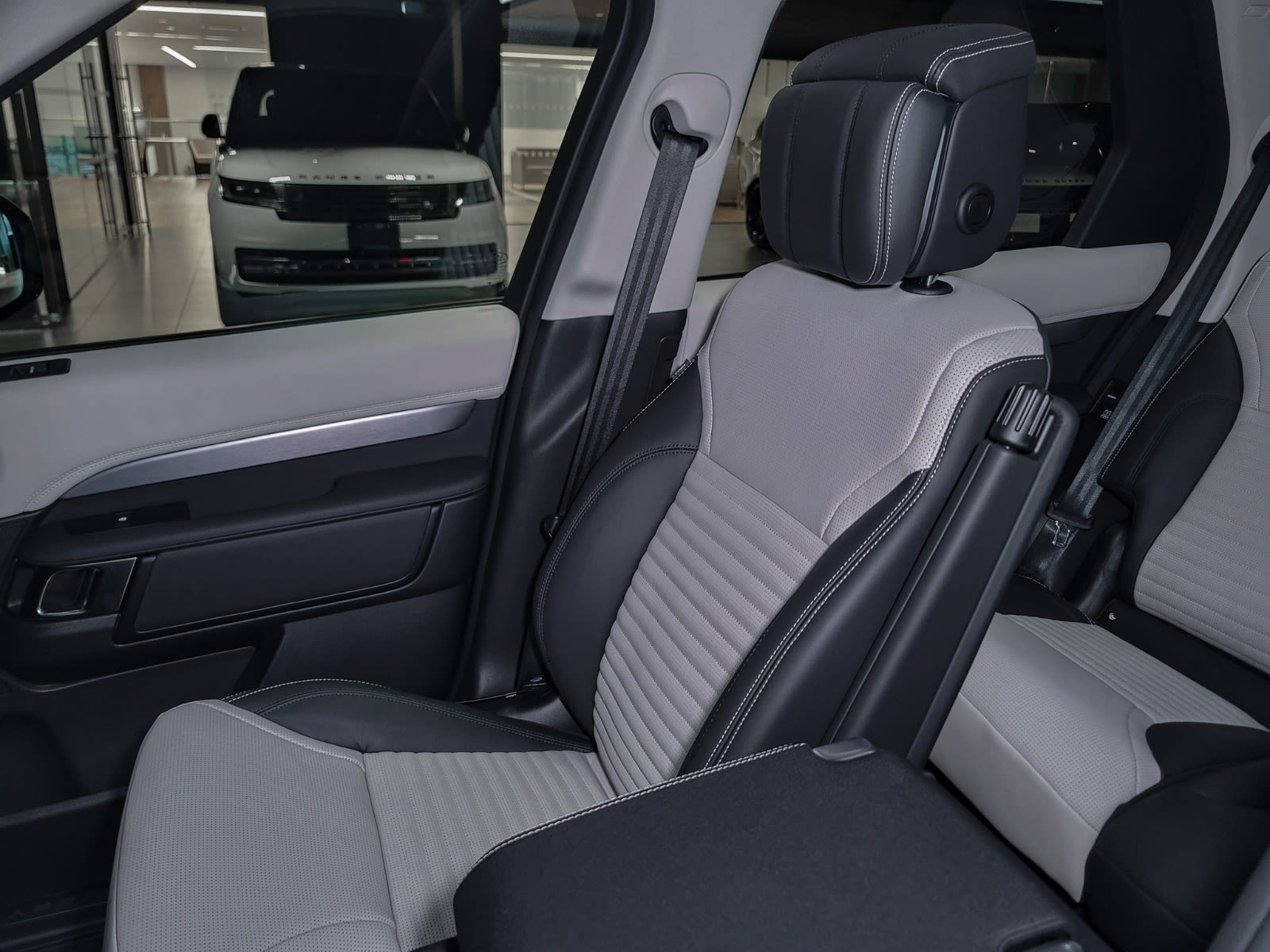 2025 Land Rover Discovery Dynamic SE, Vancouver, Cash