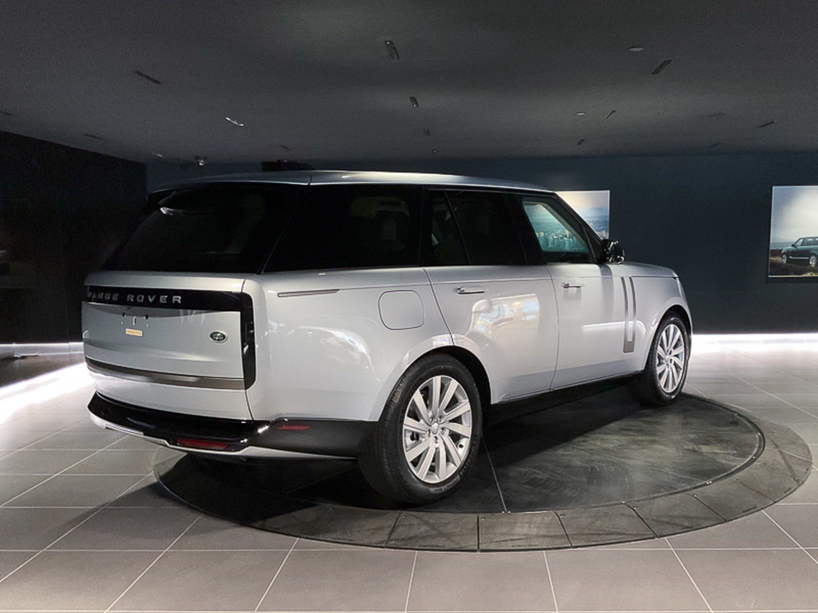 2023 Land Rover Range Rover SE, Vancouver, Cash