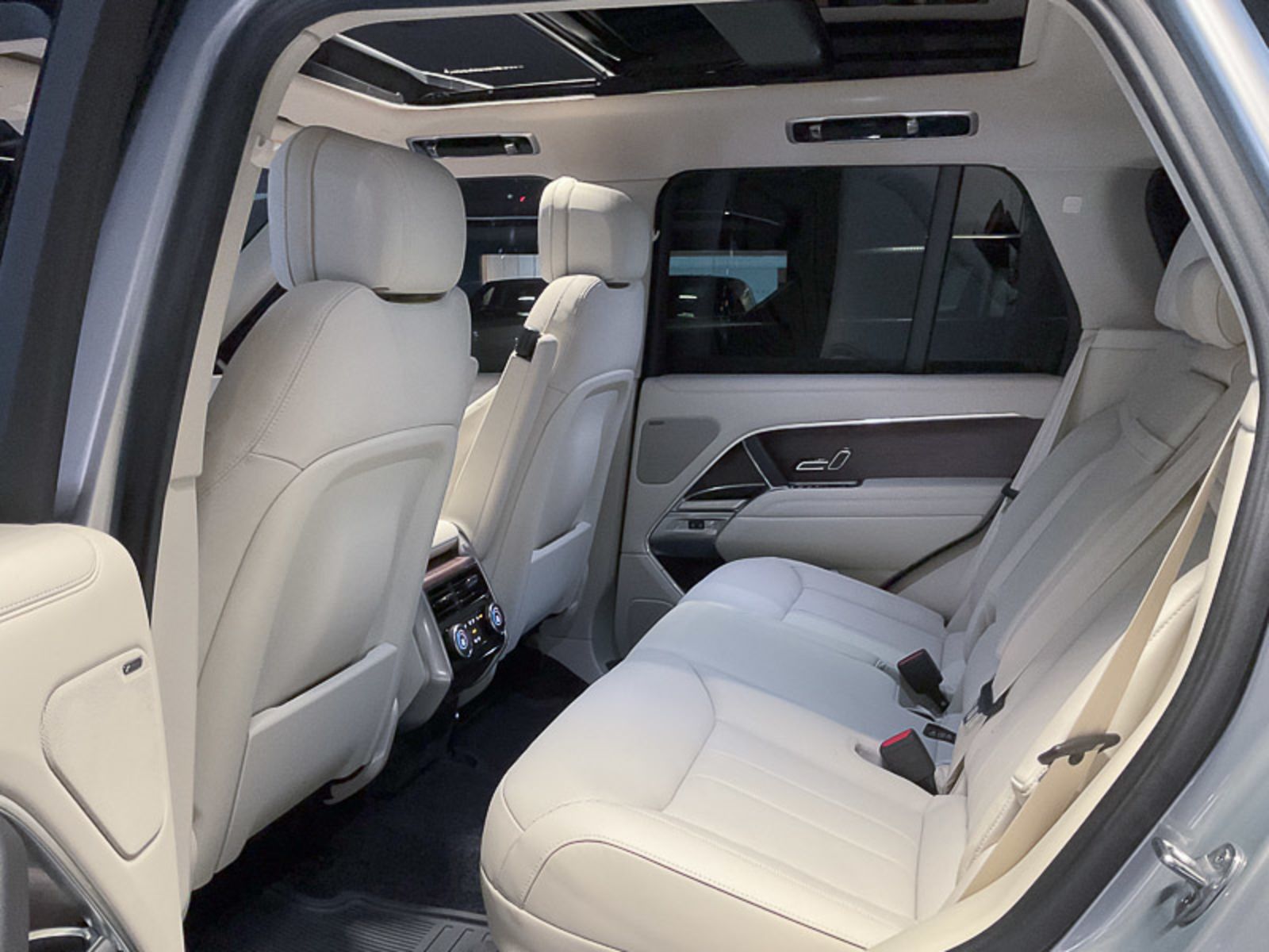 2023 Land Rover Range Rover SE, Vancouver, Cash