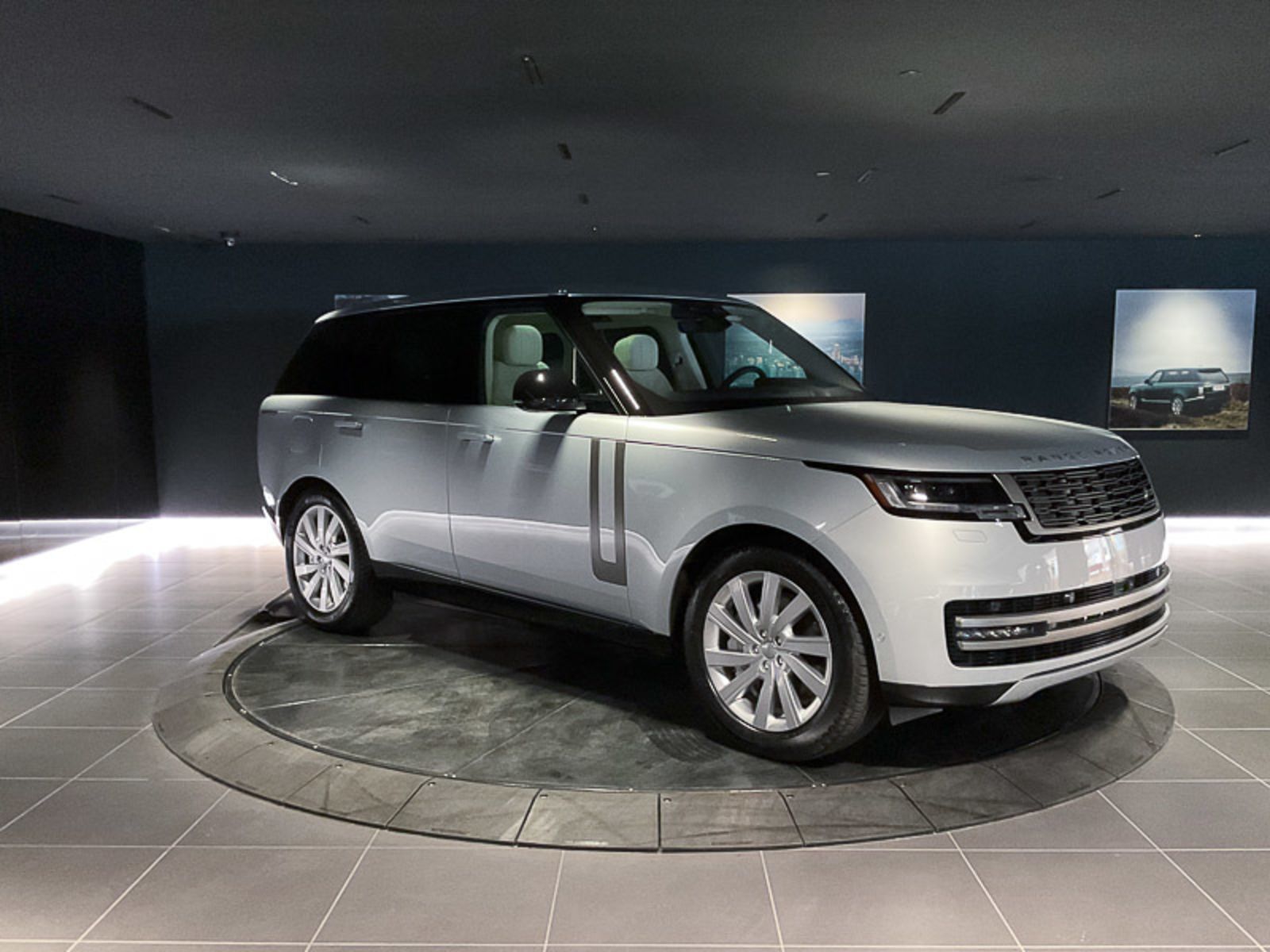 2023 Land Rover Range Rover SE, Vancouver, Cash