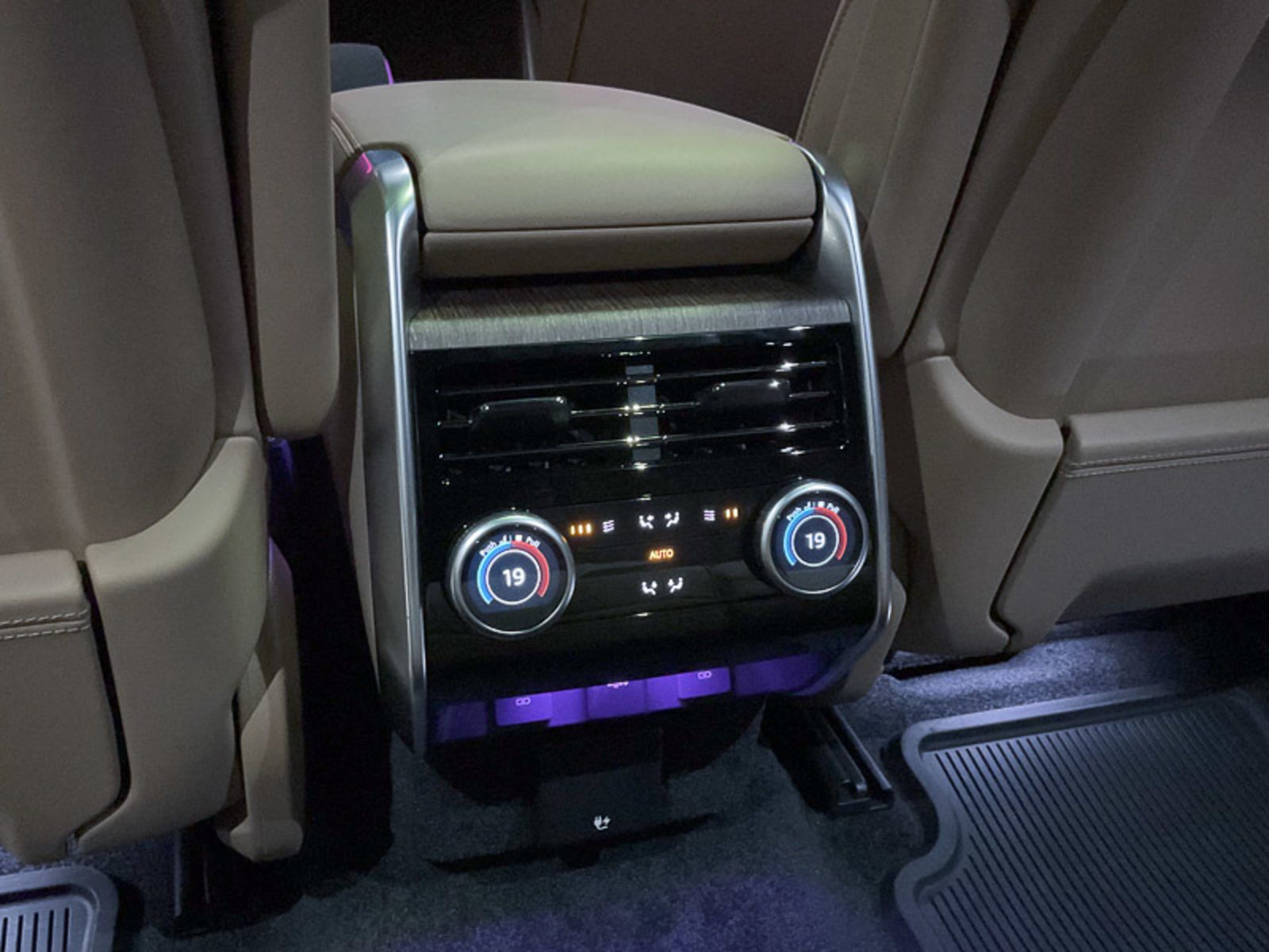 2024 Land Rover Range Rover SE, Vancouver, Cash
